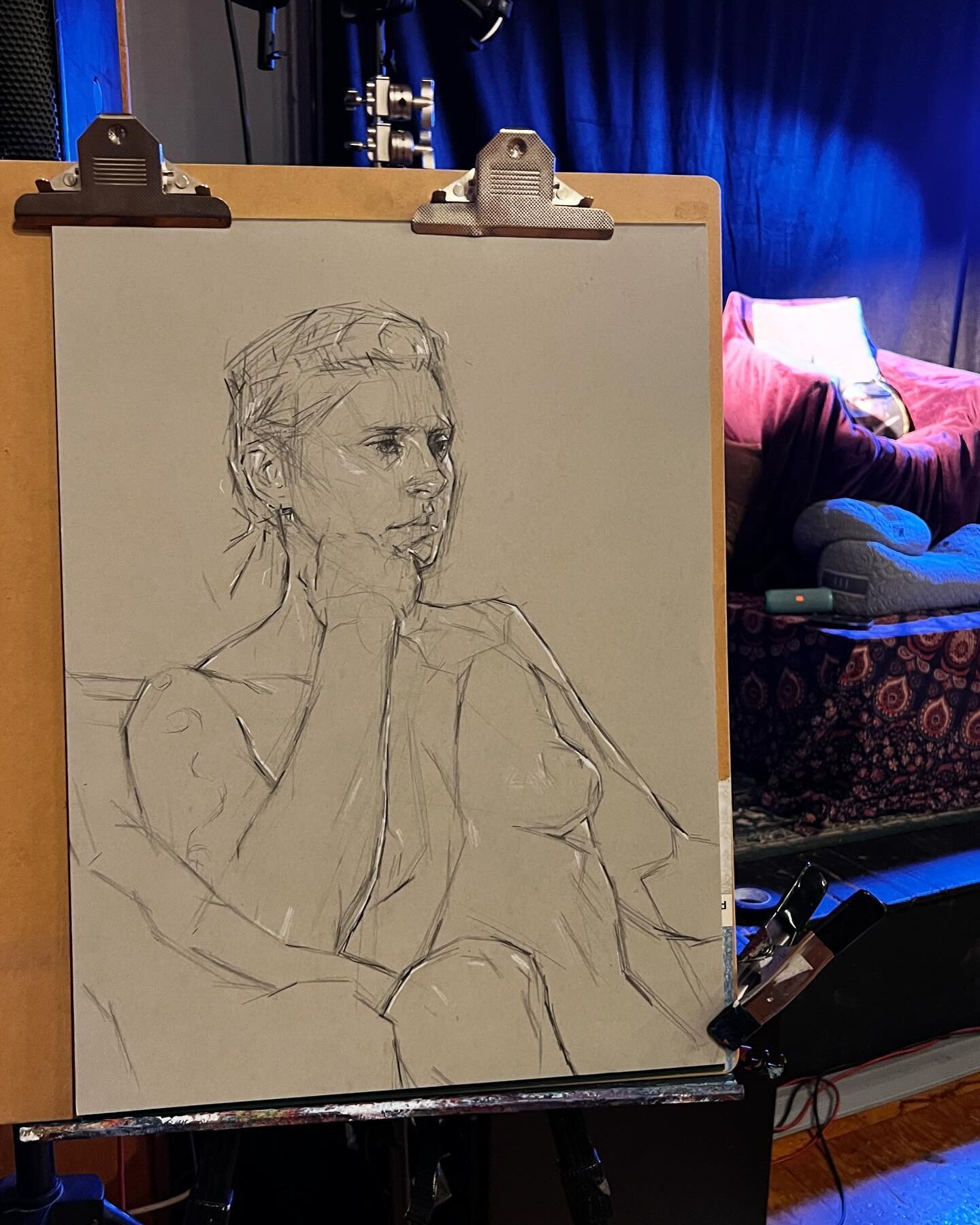 Hosted a 3-hour drawing session last night 
w Tabitha @tabitha_elea_hwyl @karatechurch 

Using some timeless techniques I learned from @danthompsonart @newyorkacademyofart and @studioescalier 🙏🙏