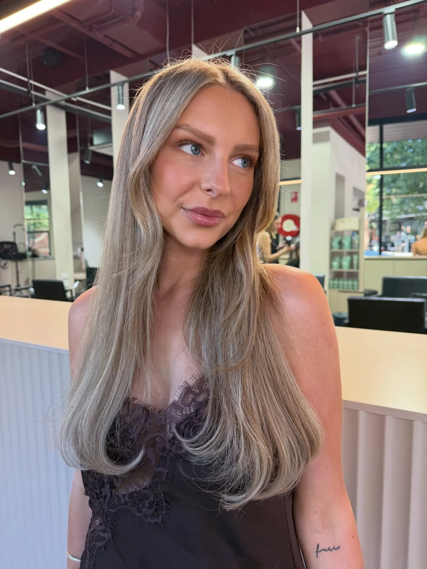 She&rsquo;s giving Barbie ✨✨✨