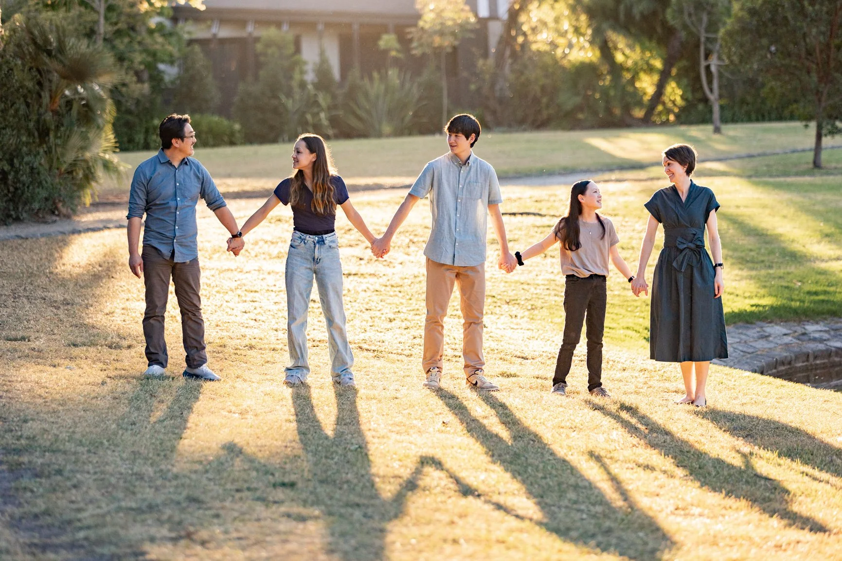 Tweens and teens can also show affection in photos.. just need to give them time and space to feel comfortable..
.
.
.
#ammylamphotography #melbournefamilyphotographer #lifestylephotography #melbournelifestylephotographer 
#naturalfamilyphotographyme