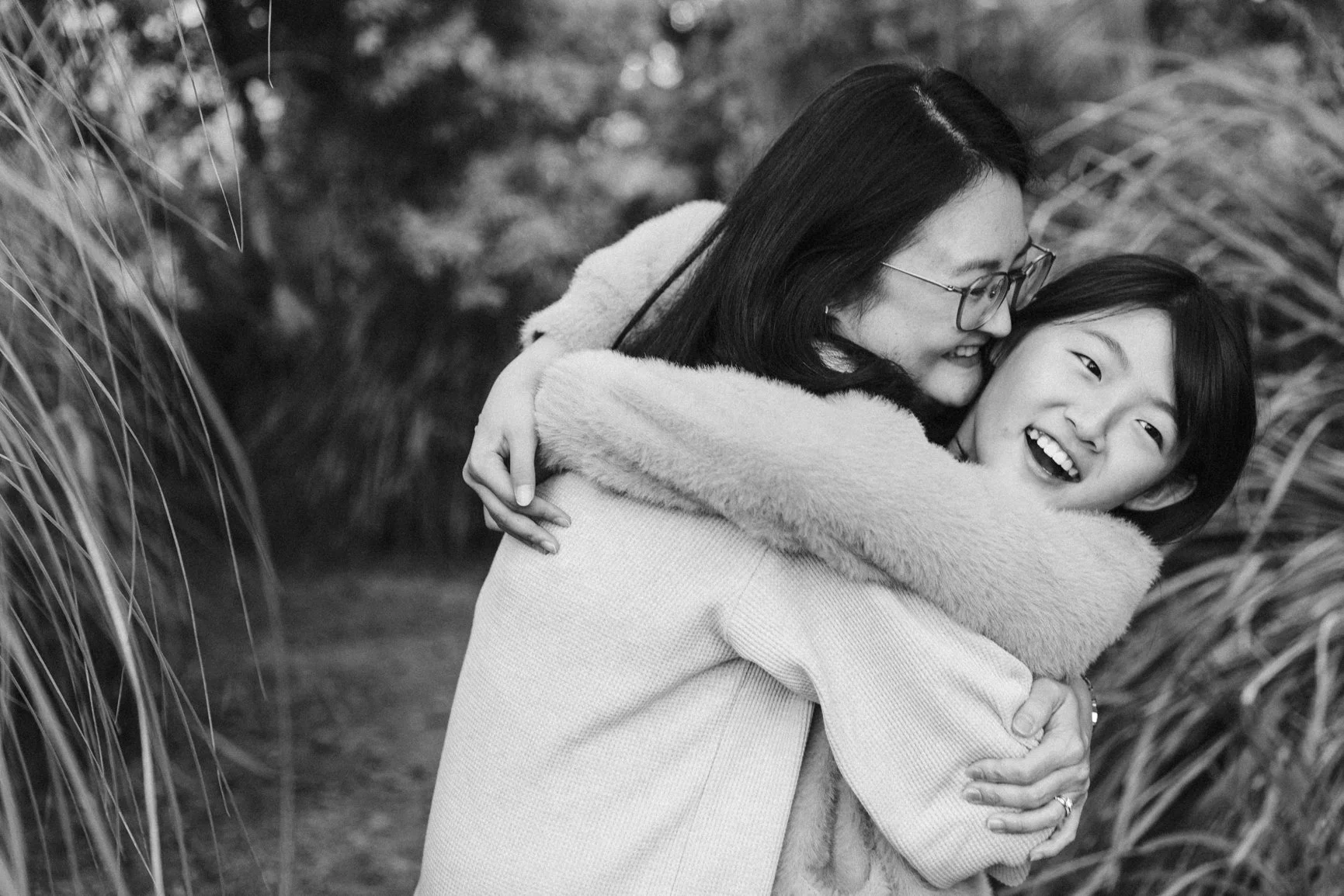 May you always want cuddles, no matter how old, big or tall you become 🤍🖤 @cjwong34 
.
.
.
#preservethememories #melbournefamilyphotographer  #melbournechildrensphotographer #melbournechildphotographer #melbournebabyphotographer #melbournebabyphoto