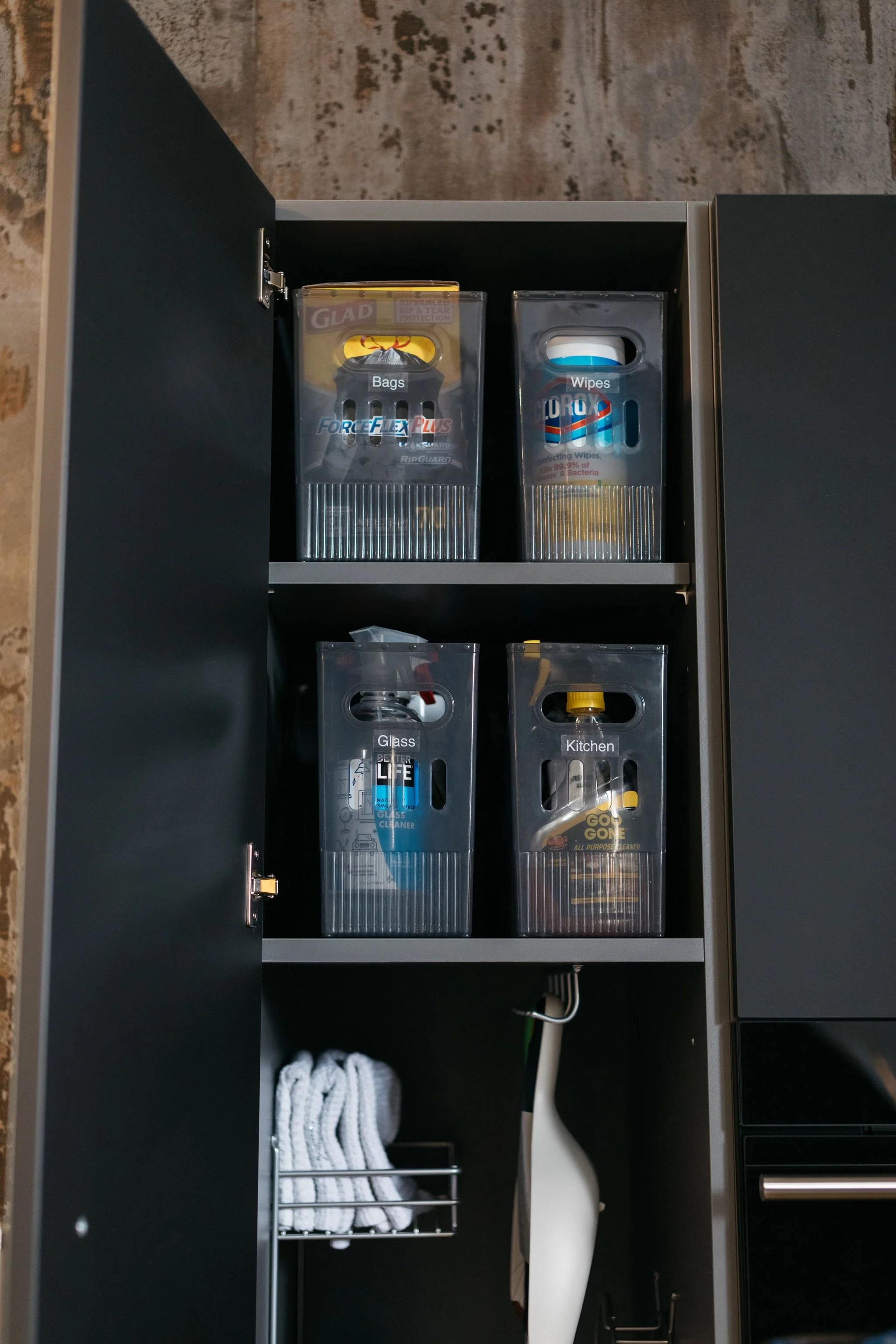 The #1 Reason Your Home Still Feels Disorganized (Even After You “Decluttered”) — and How to Fix It in 2026