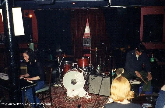 4-10-01-maryash.jpg