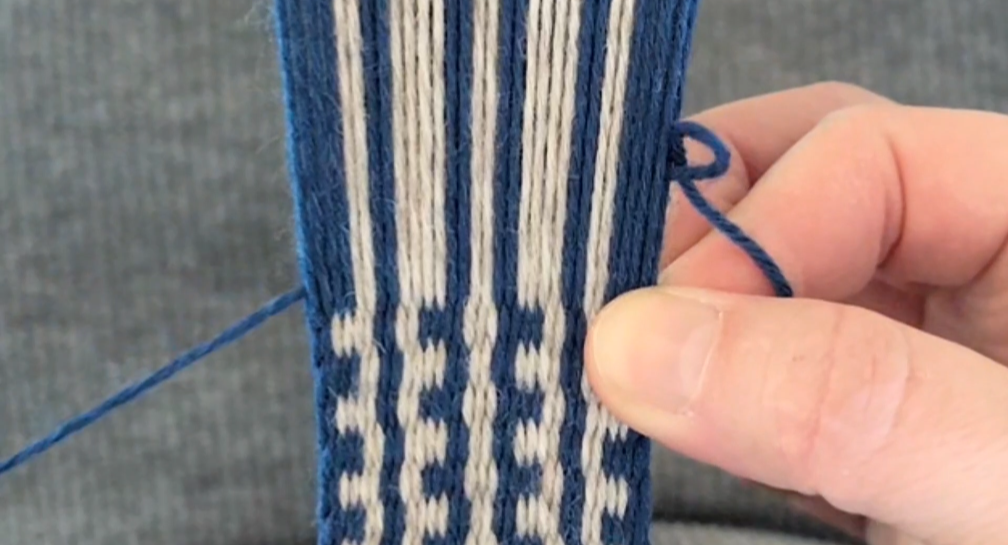 Näin kudot siistit reunat pirtanauhaan