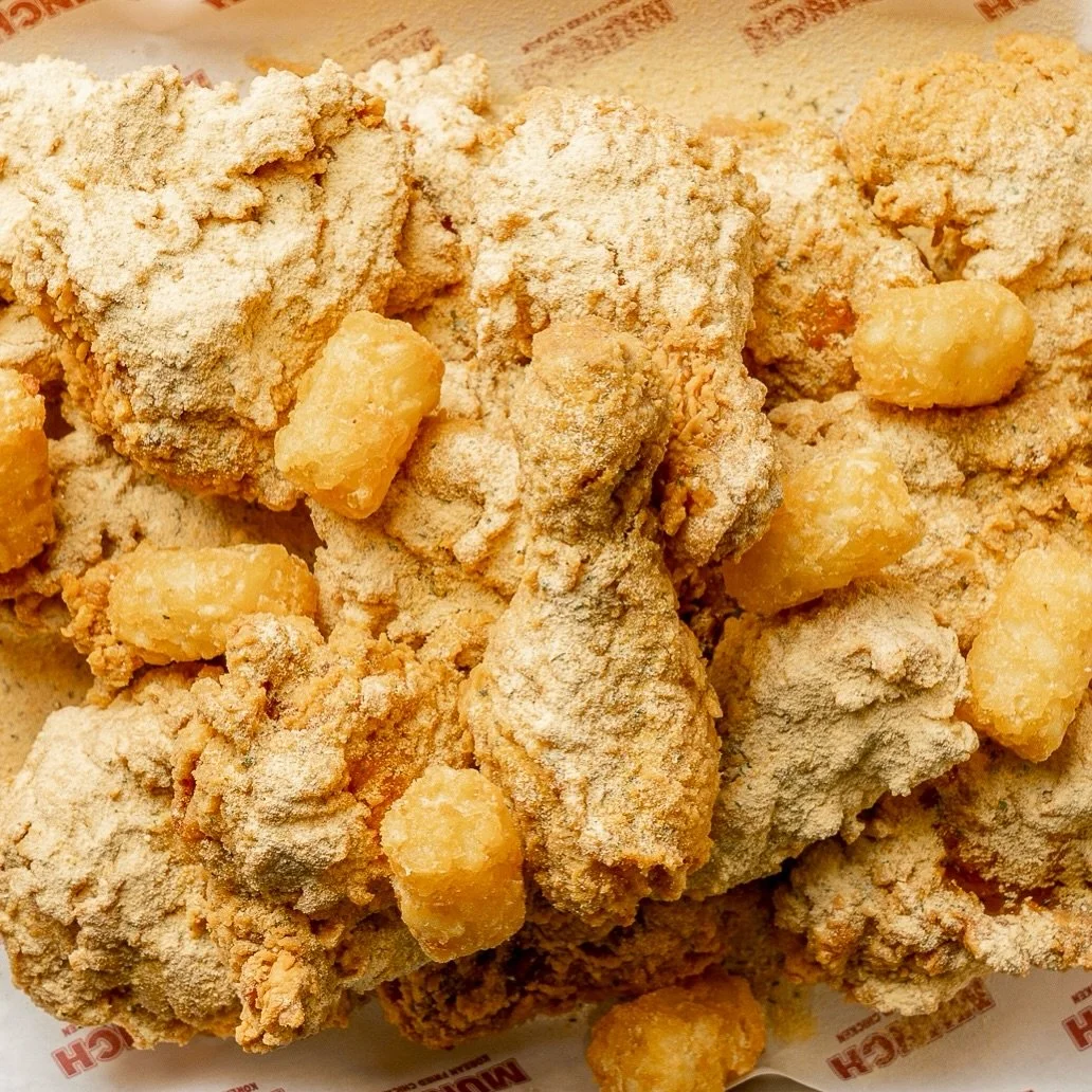 Cheese dust overload! Crispy, savory, and absolutely addictive! Who&rsquo;s up for a bite? 🍗🧀

#munchchicken #friedchicken #koreanfriedchicken #auckland #chickenlover #cheese #chicken #weekend