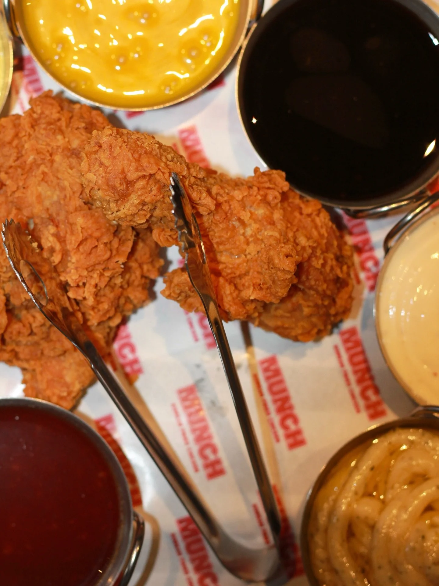 Serving you the kind of crunch you can feel in your soul. Pair it with your favourite dip (or all of them, we won&rsquo;t judge) and settle in for your ultimate comfort‑food moment. This is what Munch tastes like. ✨

#MunchChicken #FoodieNZ #chickenl