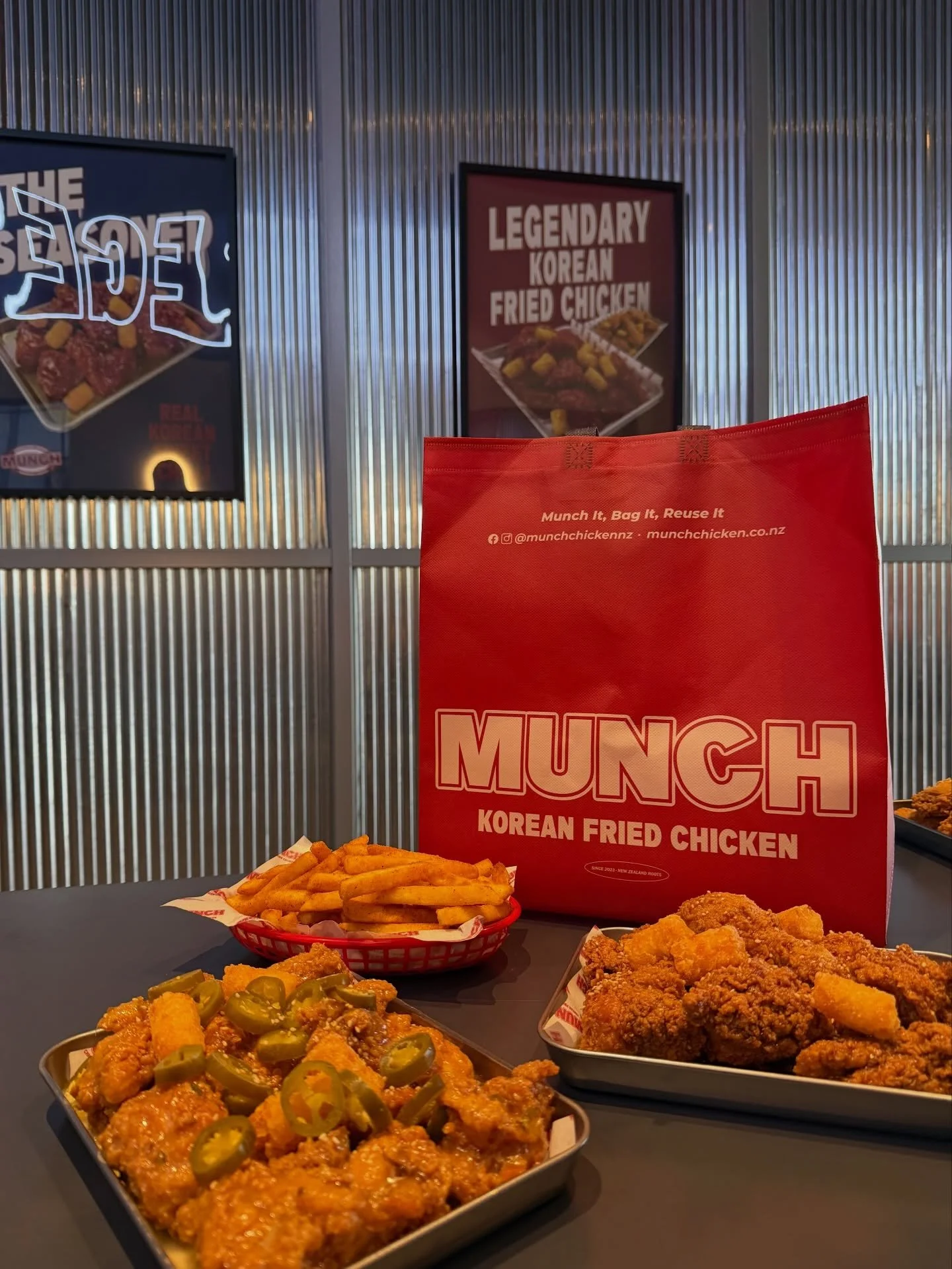 Table for two please (me and my Munch bag) 

#munchchicken #creamyjalape&ntilde;o