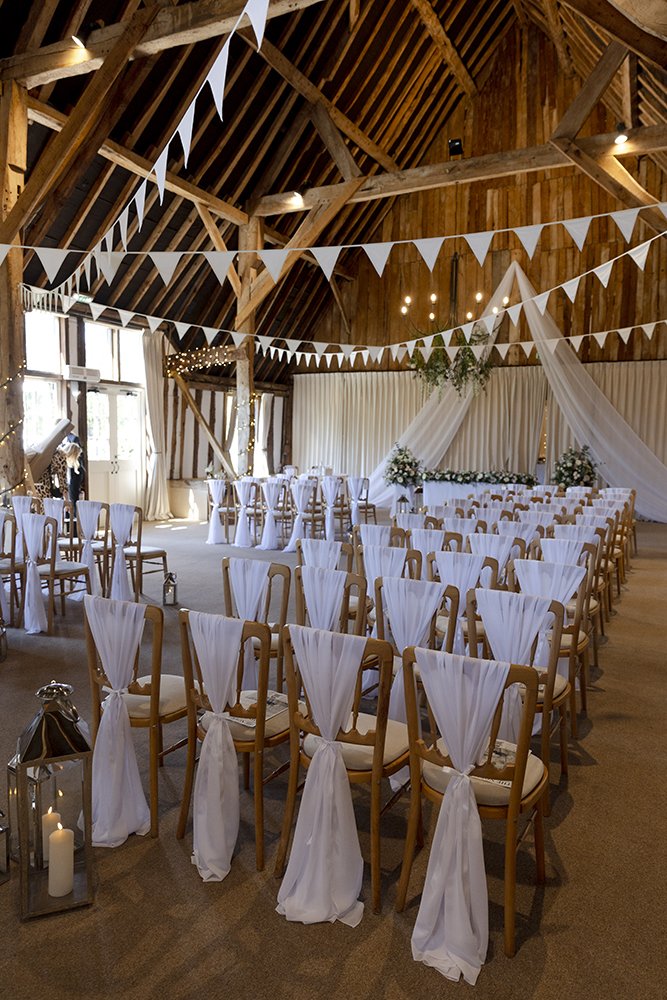 0007-CLOCKBARN-.jpg