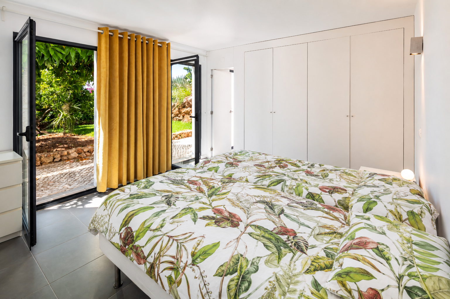 Master Bedroom_edited.png
