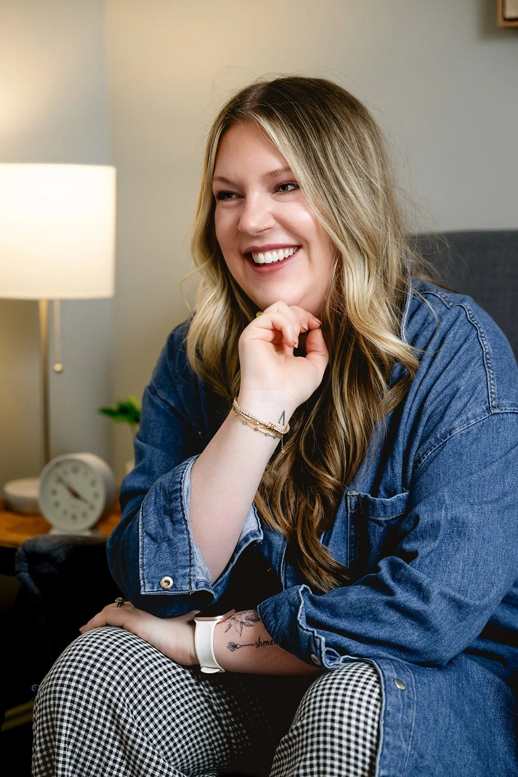 Emily Cinque an emdr therapist in Pennsylvania who specializes in treating body image, eating disorders and birth trauma. Contact Emily to start your recovery journey today!