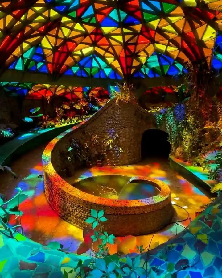 @parquequetzalcoatl In 2000 the architect @JavierSenosiain started this adventure, originally intended as an independent space for ecological preservation, however, over time the land expanded to create an ecological park for regeneration, and a spac