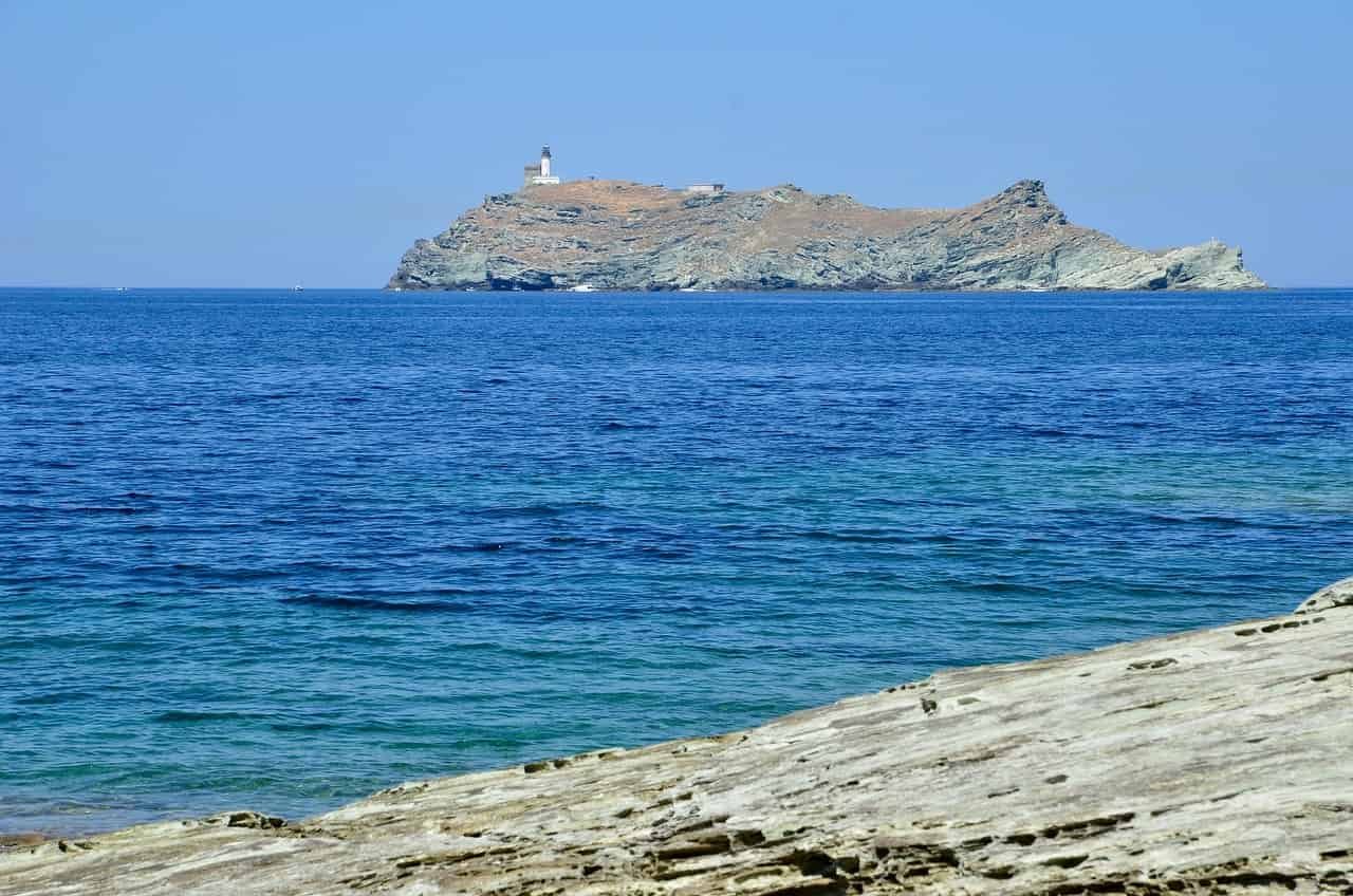 Ile de la Giraglia depuis le sentier des douaniers du Cap Corse