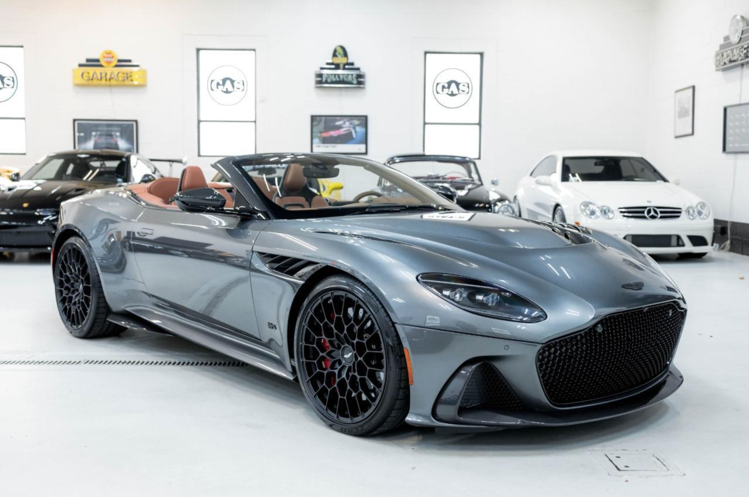 2023 Aston Martin DBS 770