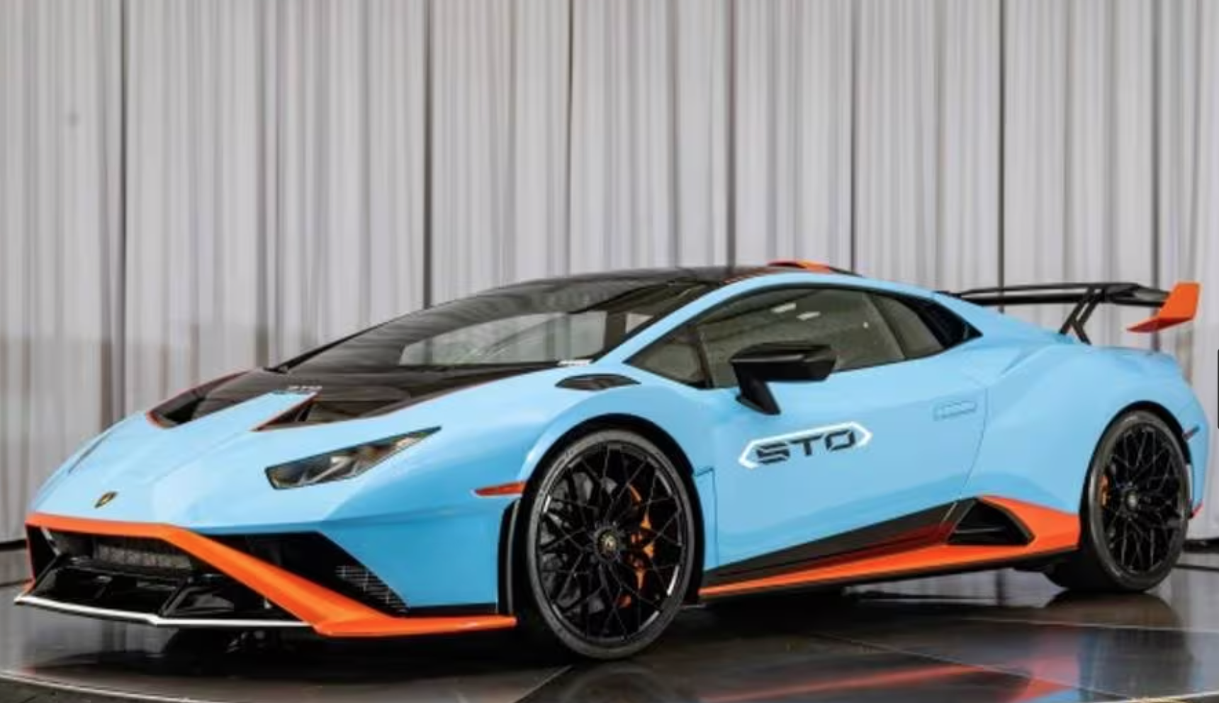 2022 Lamborghini Huracan STO
