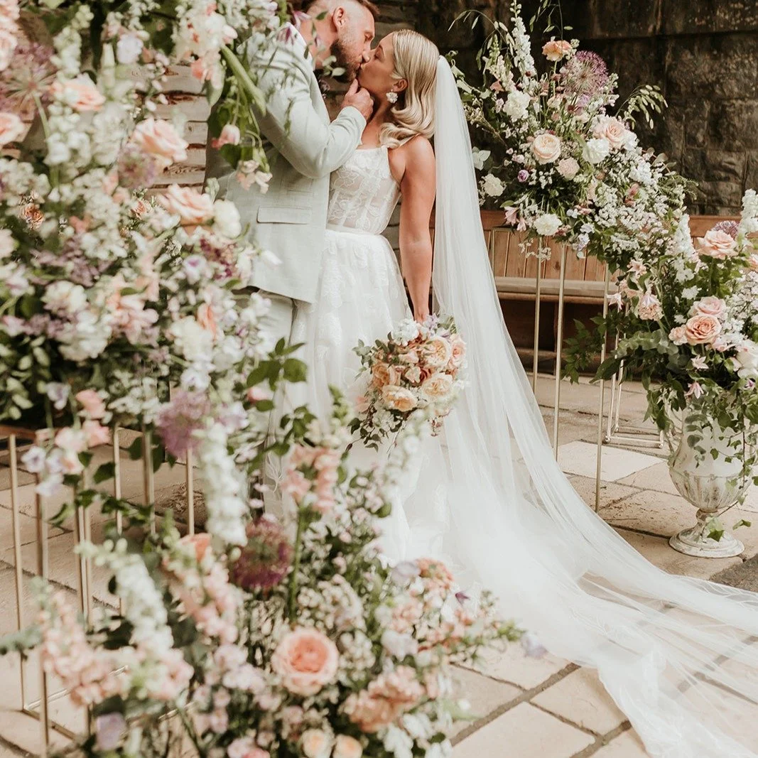 RORY &amp; ROSE | The Wednesday Edit: Tower Hill Barns

The Wednesday Edit | Tower Hill Barns

At the recent wedding fayres and open days we&rsquo;ve been part of, we&rsquo;ve met so many wonderful couples who are still deciding where to get married.