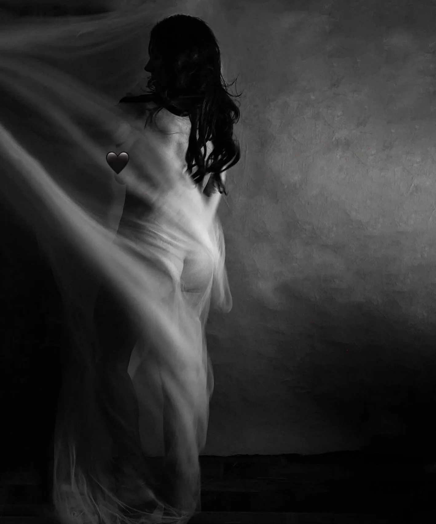 🖤 around here, anything goes. be free and see where the mood takes you.