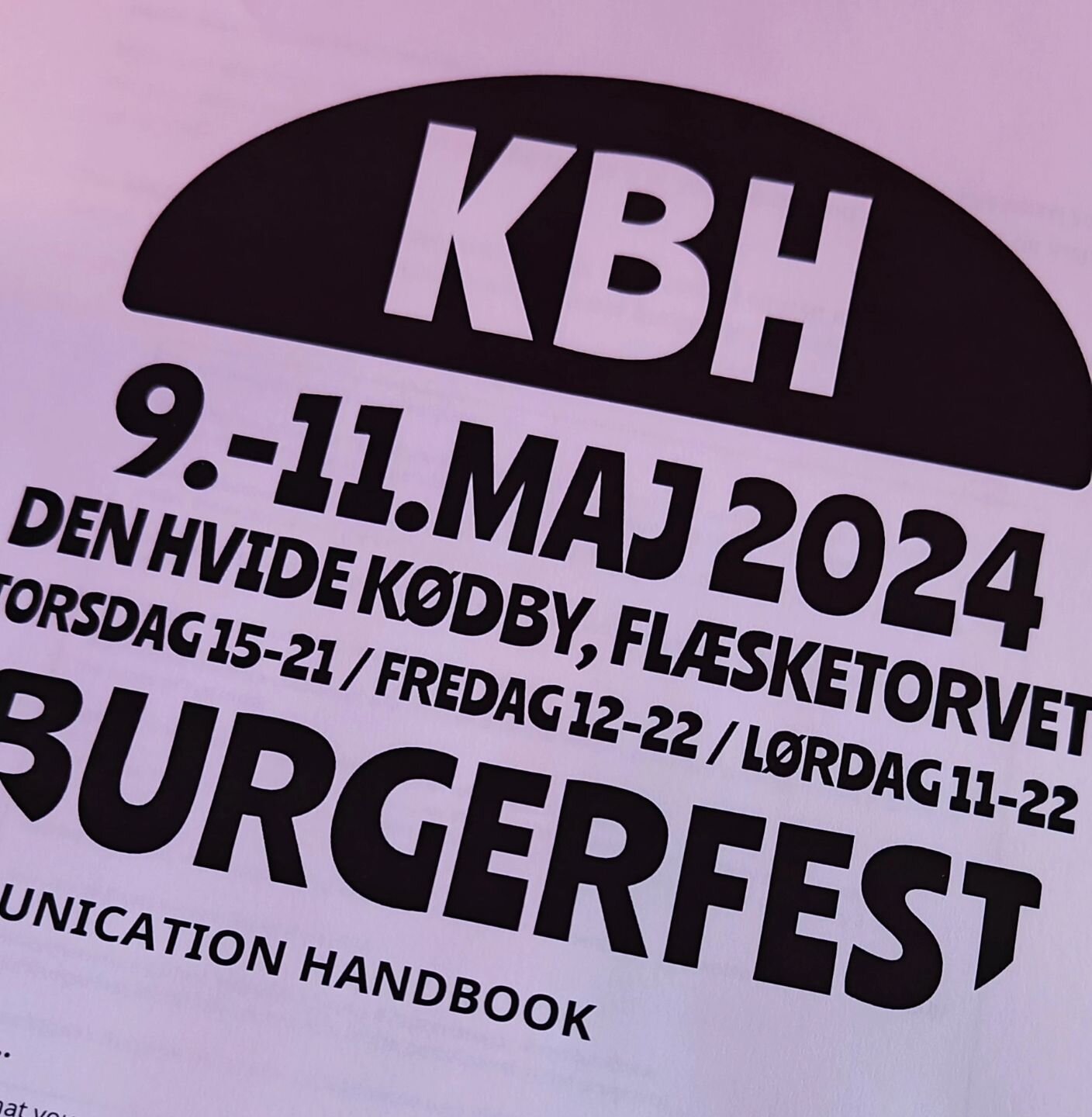 @sidechickcph are really excited to be taking part in @kbhburgerfest this year where we take over den hvid k&oslash;dby at Fl&aelig;sketorvet. (Meat packing district)

We will be serving a limited edition- pop-up (halal) fried chicken burger in conju