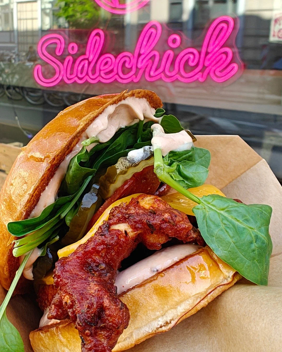 Spotlight on the Classic Burger 📷 The one that started it all.
Crispy chicken, melty cheddar, crunchy pickles, and that signature Sidechick sauce.
Every bite hits different. Still undefeated.

Come see why this one became the blueprint.

#MammasHous