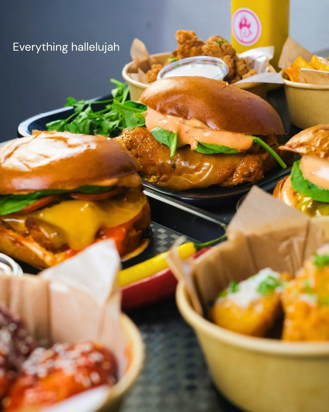 Everything hallelujah 💛 

#sidechick #betterthanyourmainchick #CopenhagenFood #CphFood #K&oslash;benhavn #TakeawayCopenhagen #CopenhagenTakeaway #DeldinMad  #SpisIByen #chickenburger #friedchicken #cph