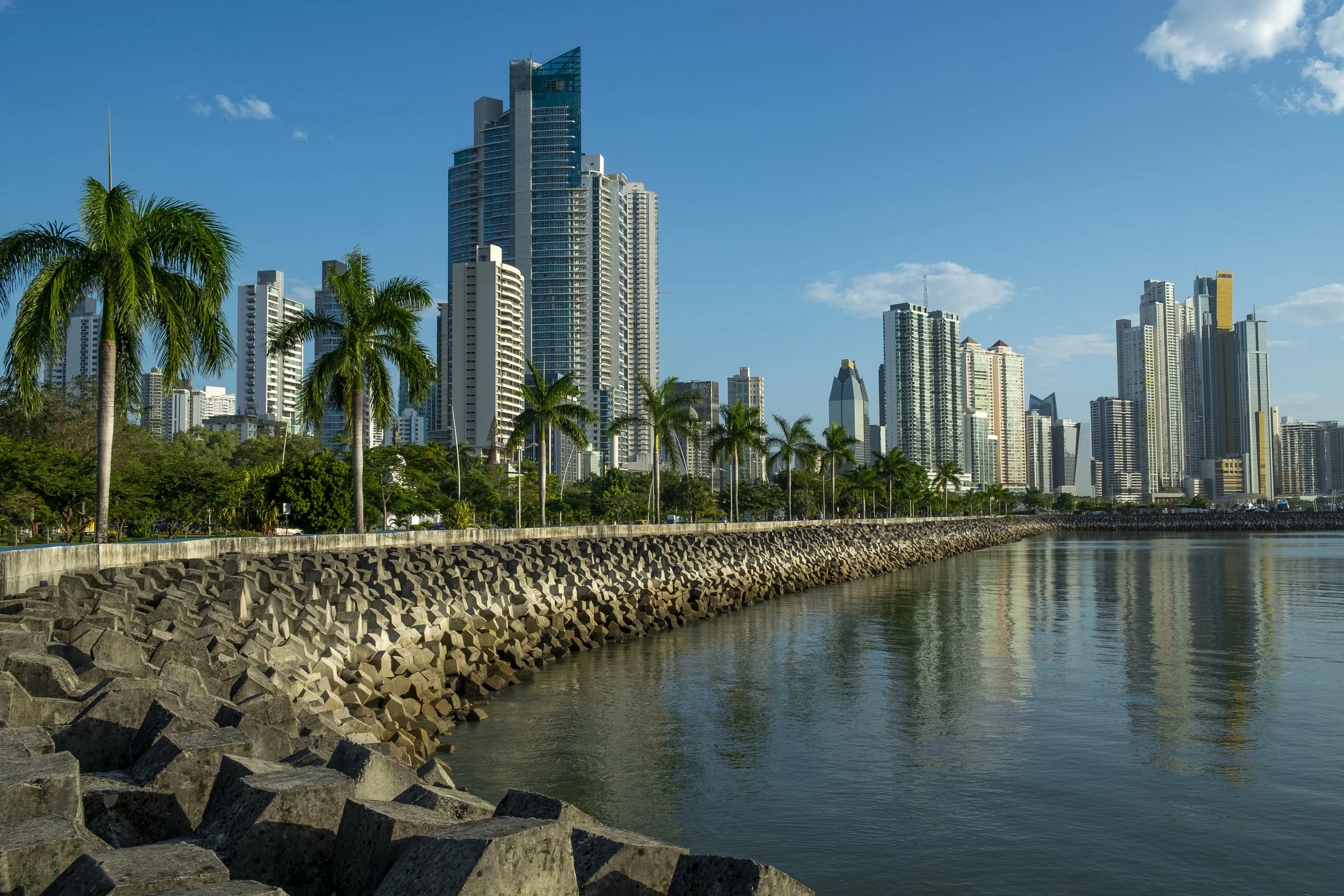 Moving to Panama from the US: The Complete Guide to Living, Retiring, and Getting Residency