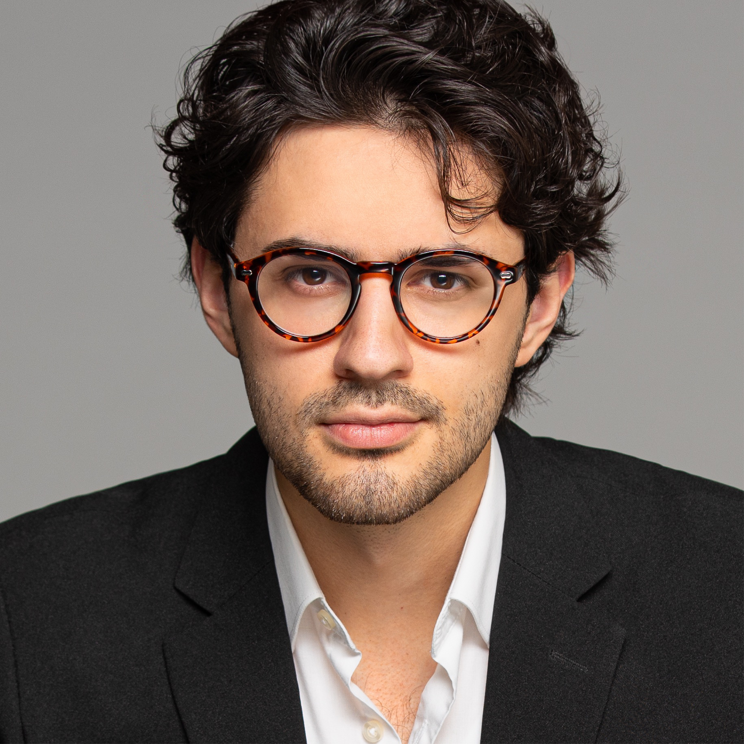 800x800 headshot.png