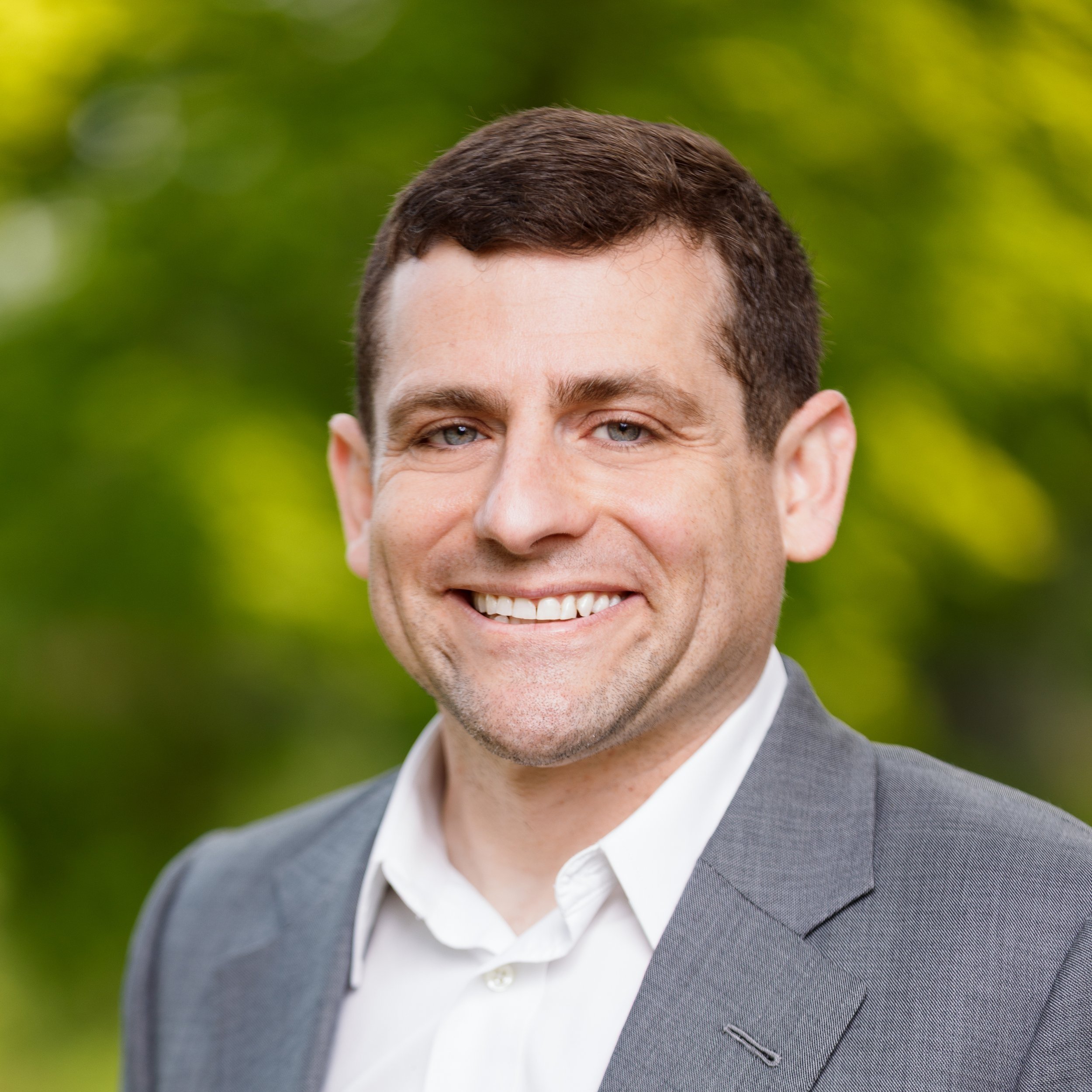 Oliver+Caplan+Headshot.jpg