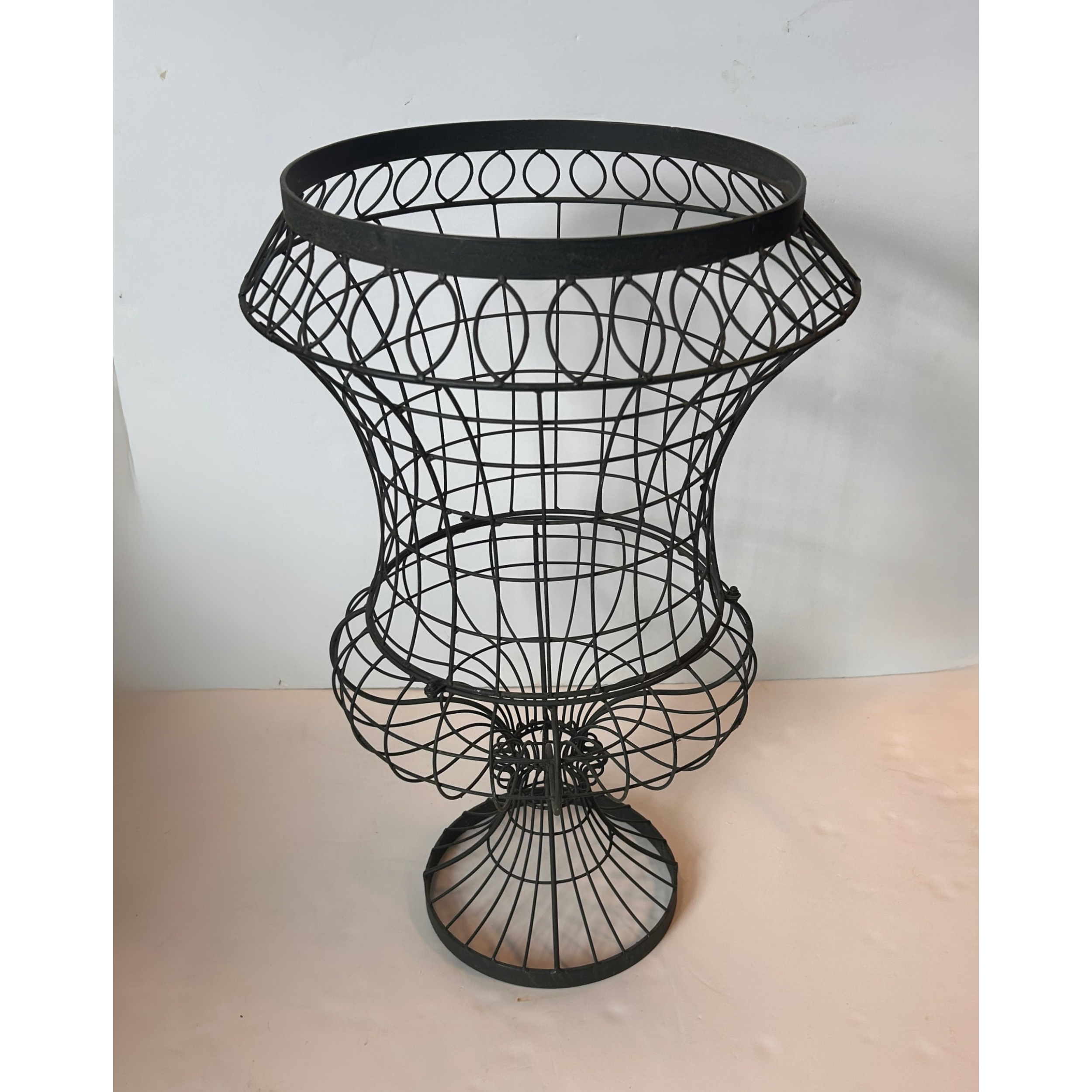 wire urn cropped final 2.png