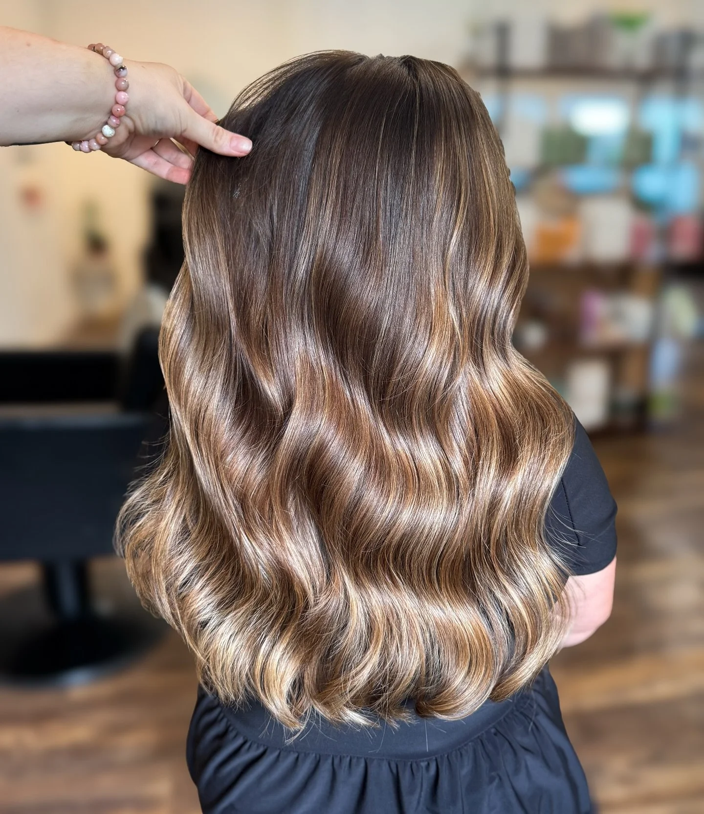 Dimensional brunette ✨
Healthy &amp; glossy, this is what lived-in color dreams are made of 🤎☀️ Whether you&rsquo;re a natural brunette looking for soft dimension or ready to transition lighter for the season, our stylists at Salon Cypress specializ