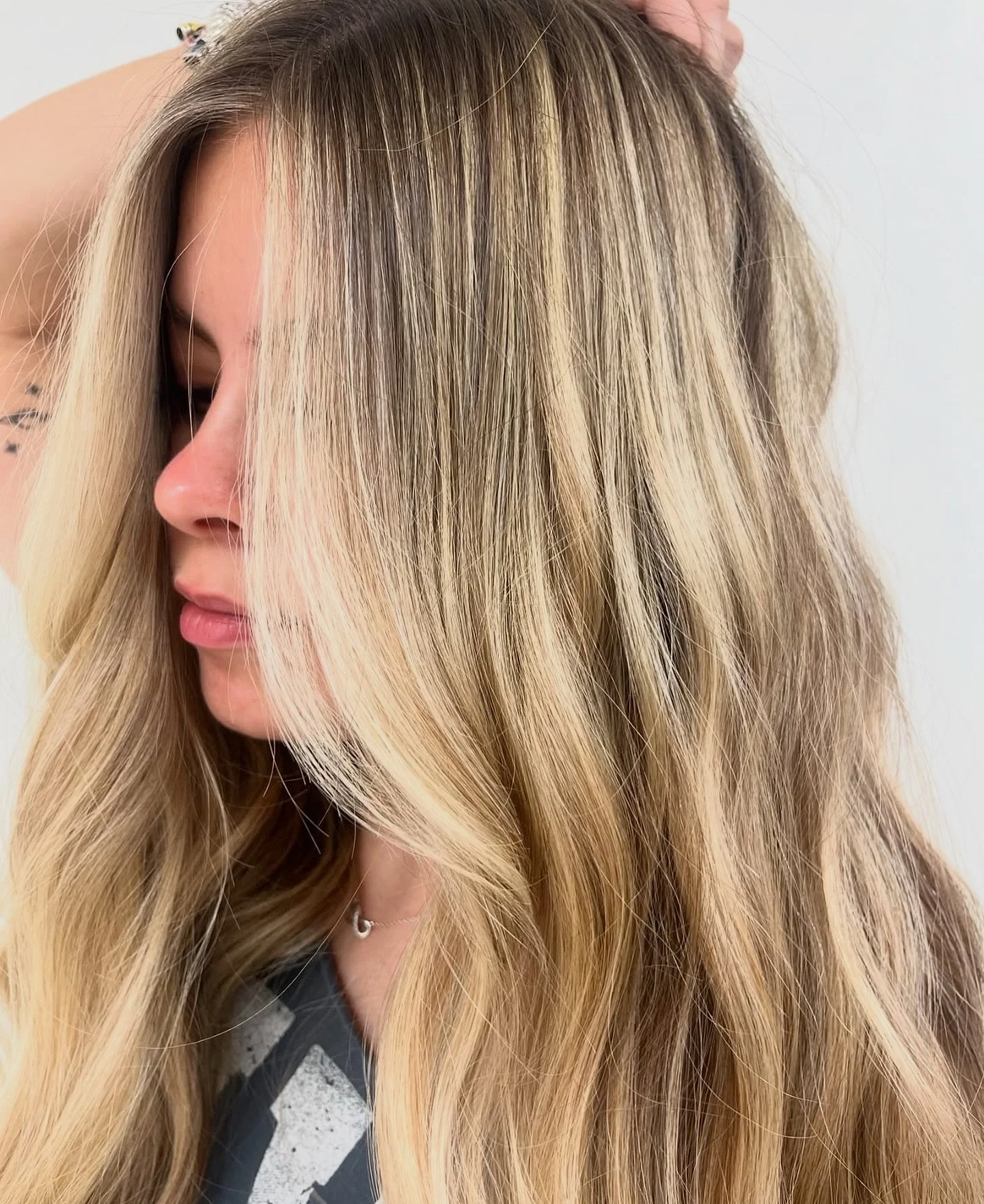 Our Modern Blonding service is perfect clients wanting that soft low-maintenance beachy blonde. 🍦 @brunettesbykenz 

#saloncypresstampa #tampahair #tampabalayage #tampalivedincolor #tampasalons #tampafitness #tampamoms #tampahairextensions