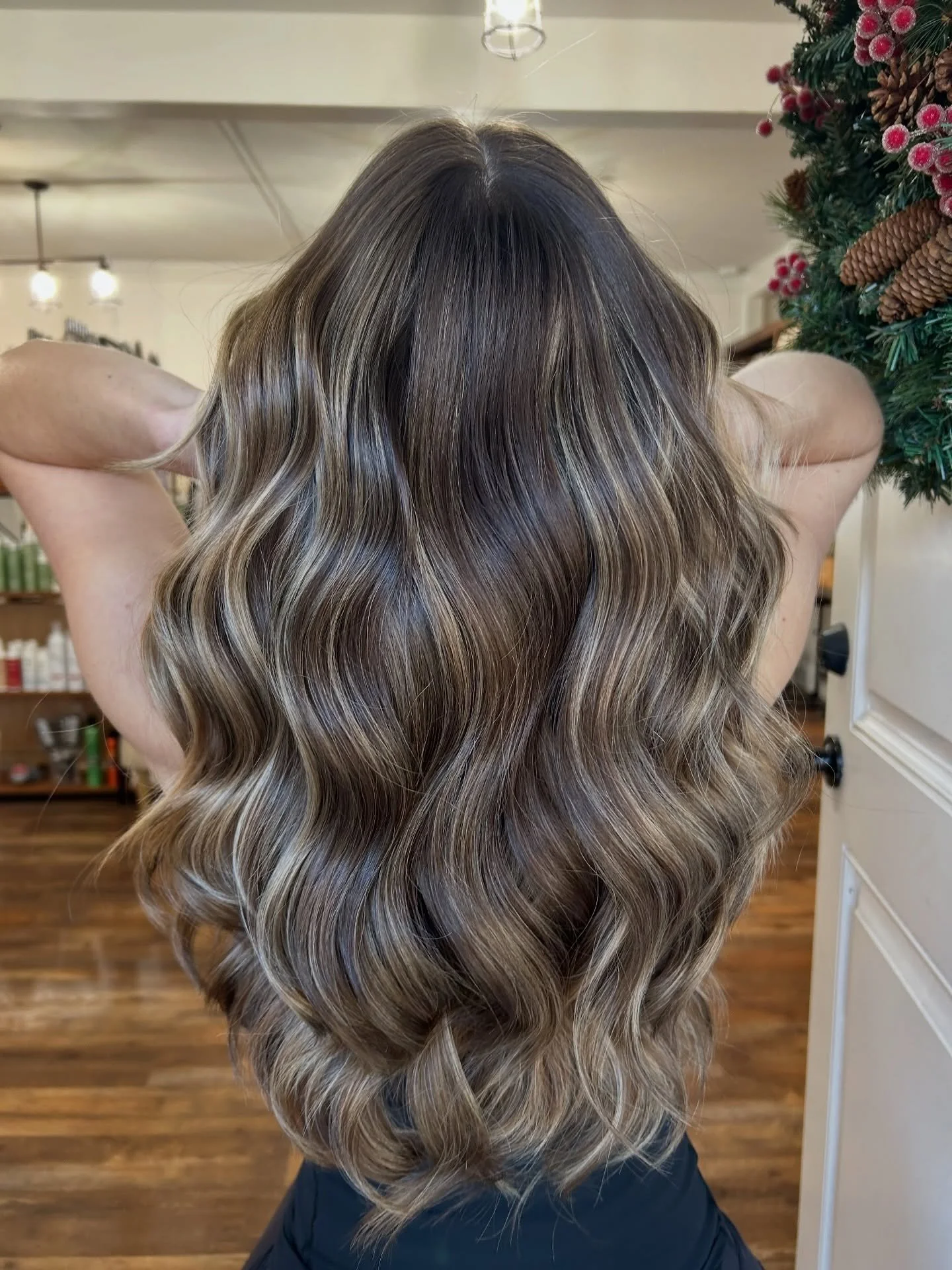 The blendiest blondie. 🥥 @kennacolorcuts 

#tampahairsalon #tampasalon #tampaheights #seminoleheights #tampabalayage