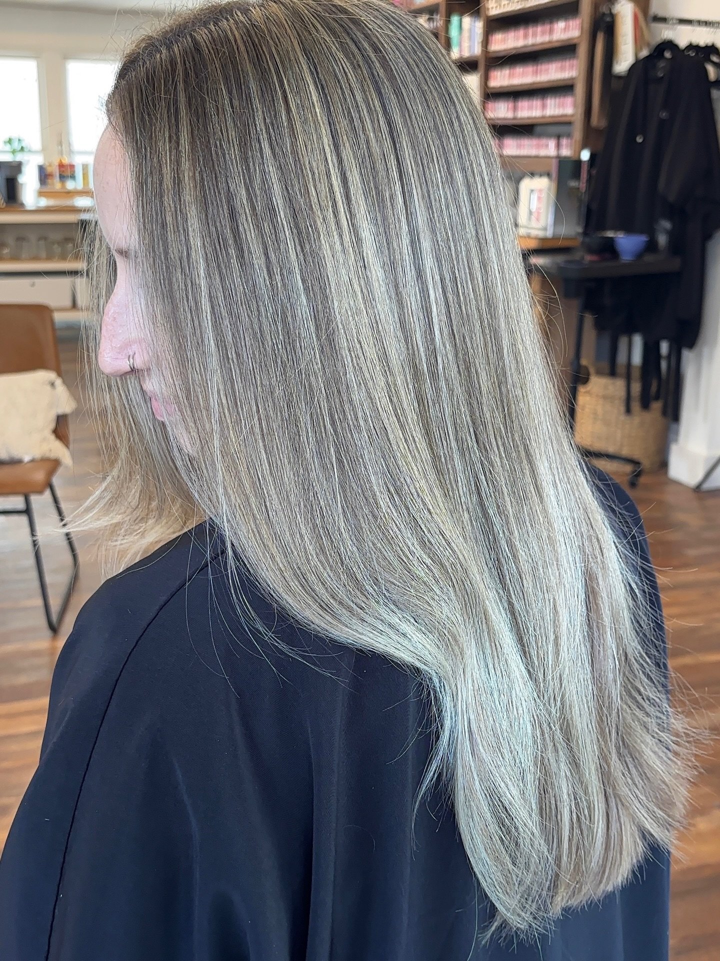 Blondes are always trending in Florida. 🌴☀️