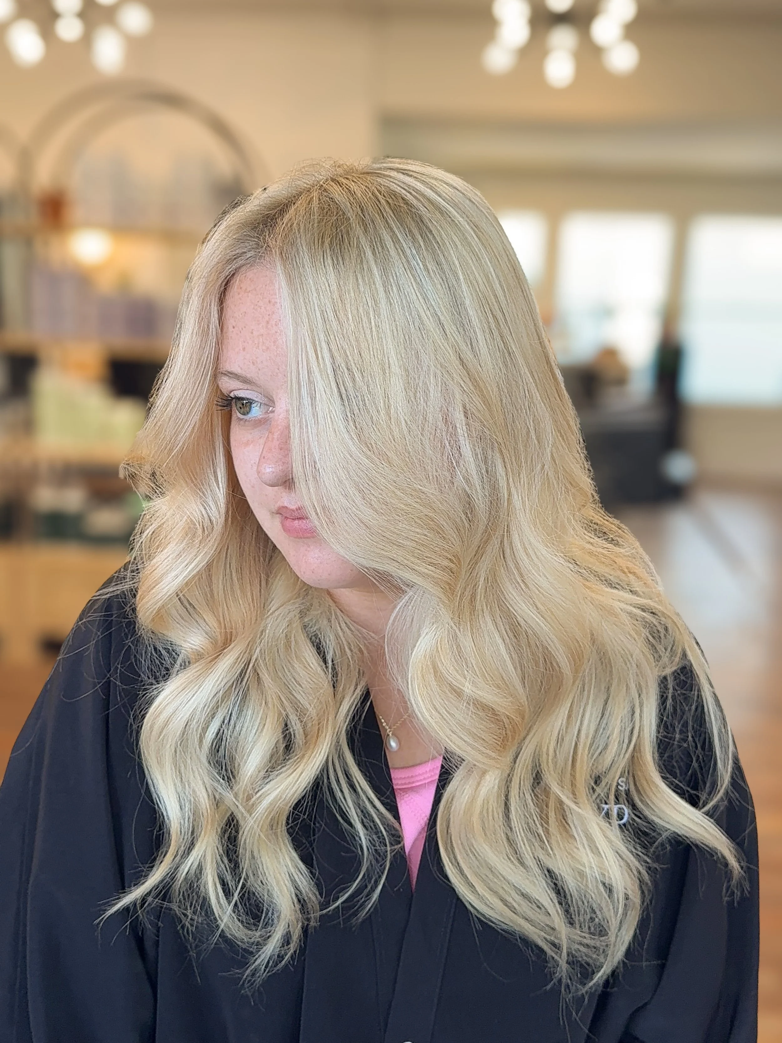 This bright summer blonde is total perfection ☀️