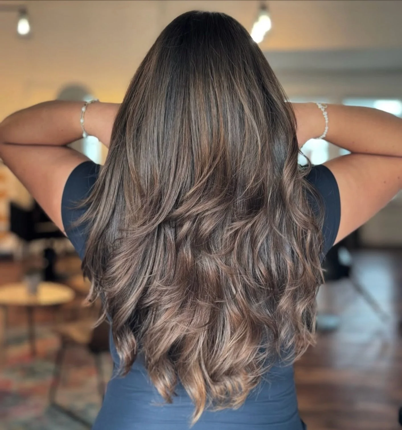 Layers created so much movement for this gorgeous thick brunette hair 🤎