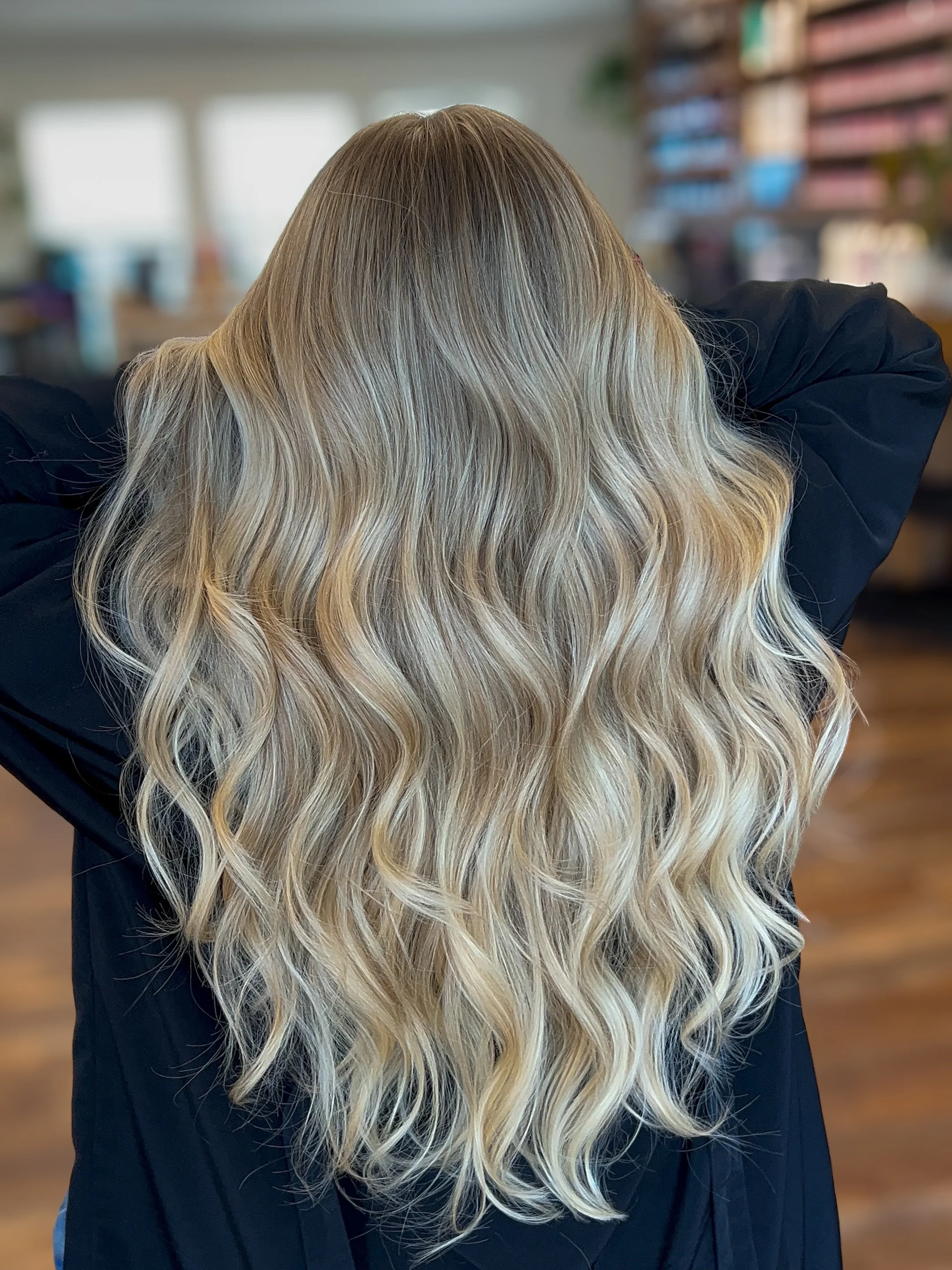 Our favorite kind of blonde is the one that looks natural, feels healthy, and grows out seamlessly.✨

#tampahairsalon #tampablondespecialist #tampabalayage #tampastylist