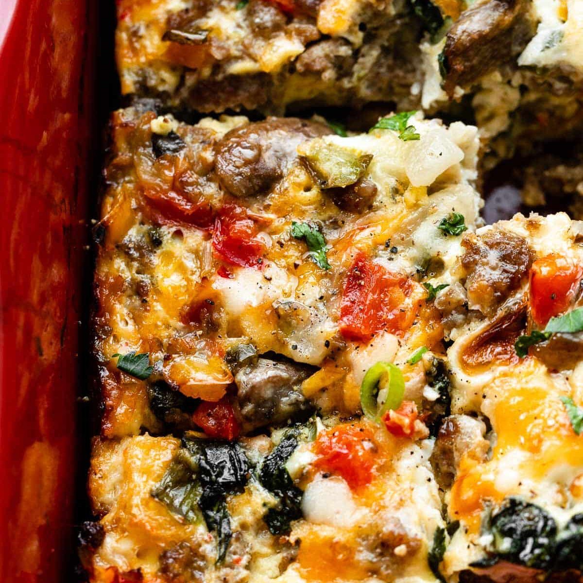 It's recipe time! My New Years resolution in January was to find ways to make things a little easier. My favorite way so far? Breakfast casserole! I make a big breakfast casserole on Sundays and it makes eating a balanced, nutrient-dense breakfast ev