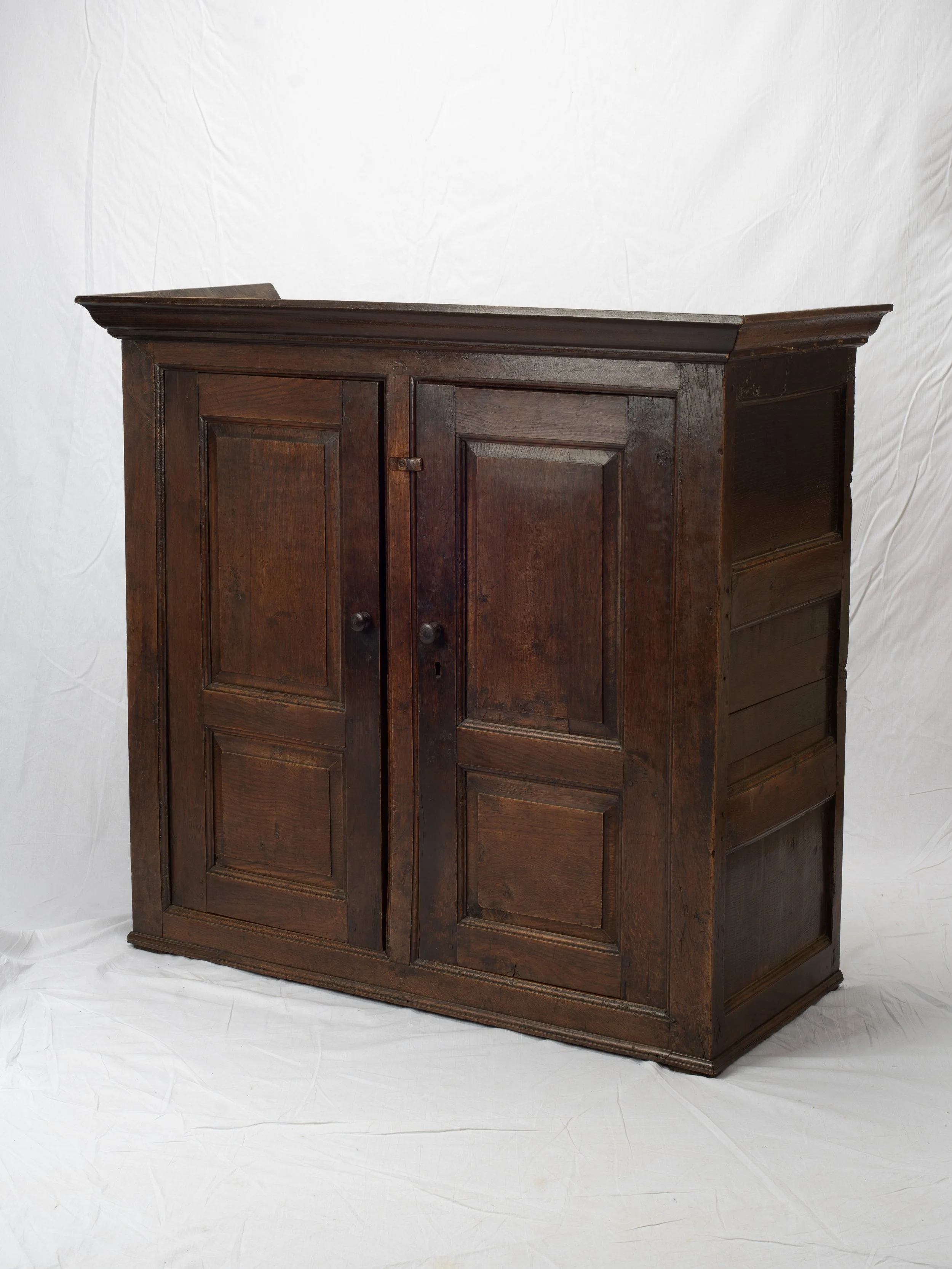 OAK LIVERY CUPBOARD