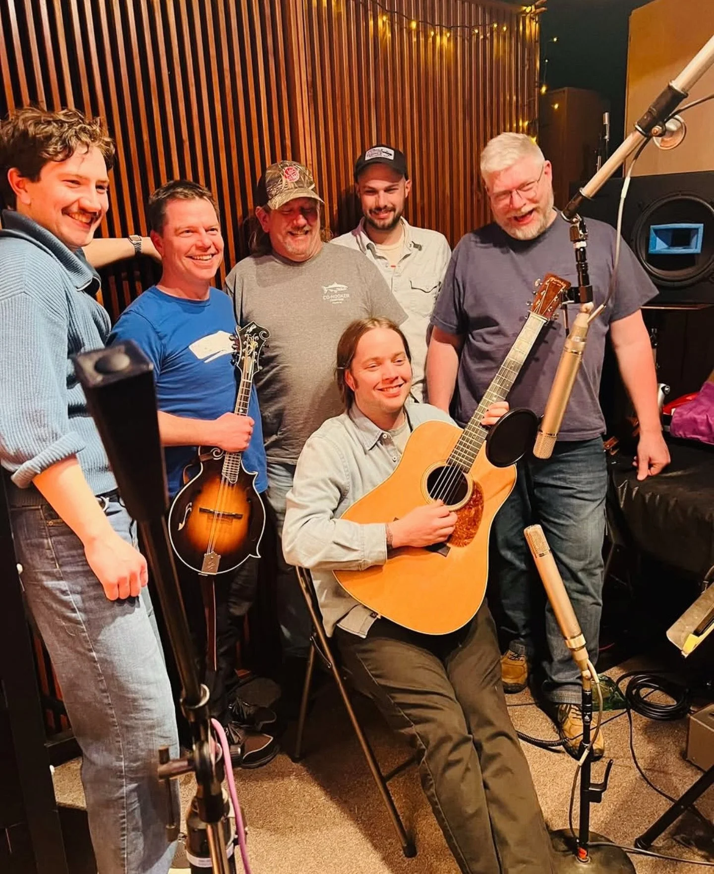It&rsquo;s Bluegrass Night at CBJ! Brian Oberlin leads our weekly jam&hellip; and he&rsquo;s also a collaborator of Grammy-winning Billy Strings, with a solo album Troubadour Anew dropping May 1! Stop by the jam tonight from 6-9 to see why the buzz i