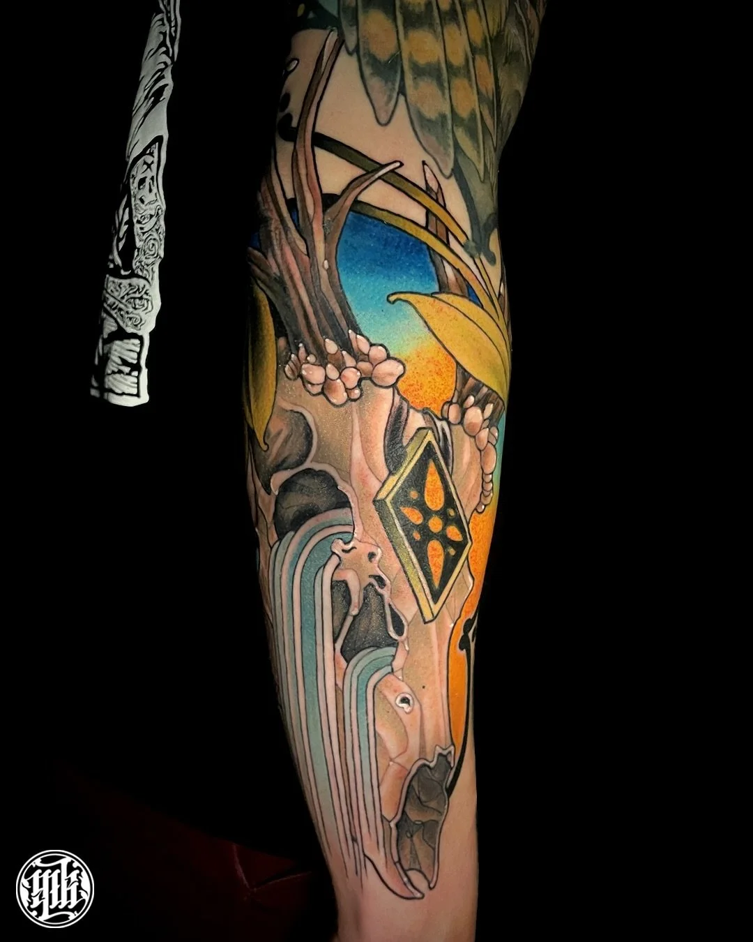 🌊 Waterfall Deer skull for @hop.quentin 
Swipe to see the video 🌕

Thanks a lot 🙏 Done at @gizahstudio 🩸

🐒 Booking open for September &amp; October at Nantes 
 
Next Guest : 
🇨🇭Geneva at @nuitnoiretattoo 25th to the 27th September ! One spot 