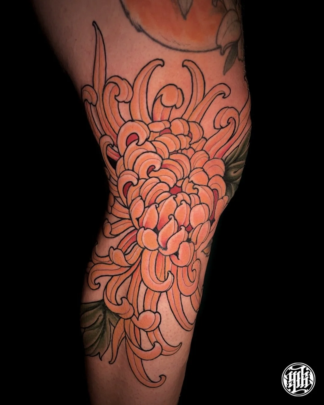 🌸 Chrysanthemum for Floriane 
Thank you so much 🌝
Swipe to see the video 🐵

🐒 Booking open for March, April and May at Nantes 

&mdash;&mdash;&mdash;&mdash;&mdash;&mdash;&mdash;&mdash;&mdash;&mdash;&mdash;&mdash;&mdash;&mdash;&mdash;&mdash;&mdash