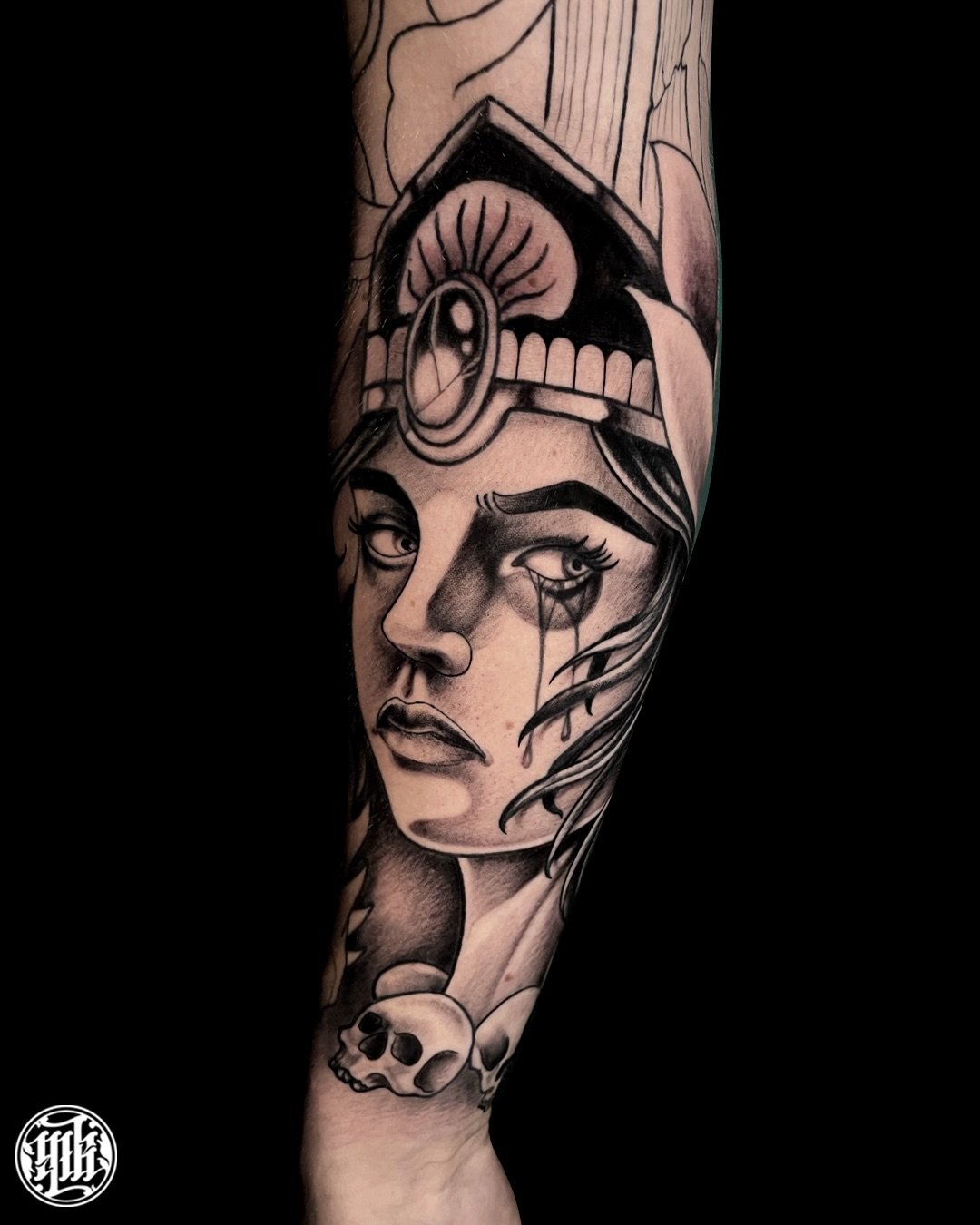 ✨ WIP for Bryan Greek mythology inspired sleeve ! 
Here&rsquo;s Aphrodite and you can swipe to see Hercules and the hydra 🐵

🐒 Booking open for March, April and May at Nantes 

🌝 Next guest : ORLEANS 26 -> 28 March 
@souviens.toi.tatouage 

&md