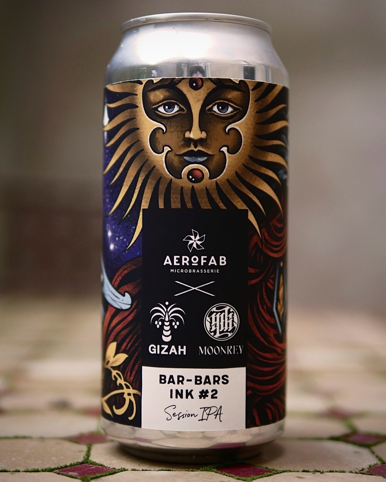 🍺 J&rsquo;ai r&eacute;alis&eacute; cette &eacute;tiquette pour la @brasserieaerofab en 2024 

🌝 C&rsquo;est toujours fun de travailler sur des supports diff&eacute;rents, 

🐵 N&rsquo;h&eacute;sitez pas &agrave; me contacter  si vous avez des besoi