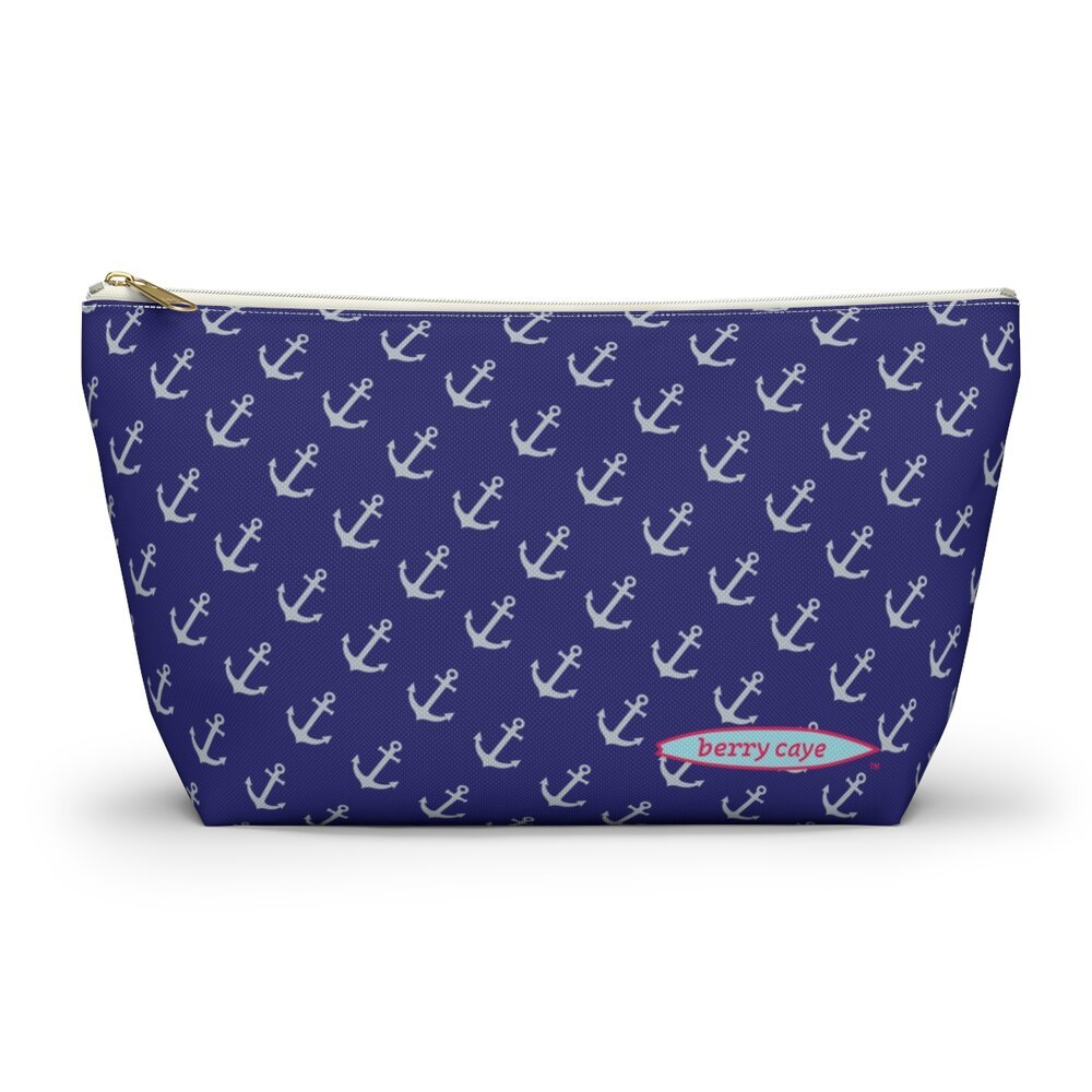 berry-caye-toiletry-blue-front.jpeg