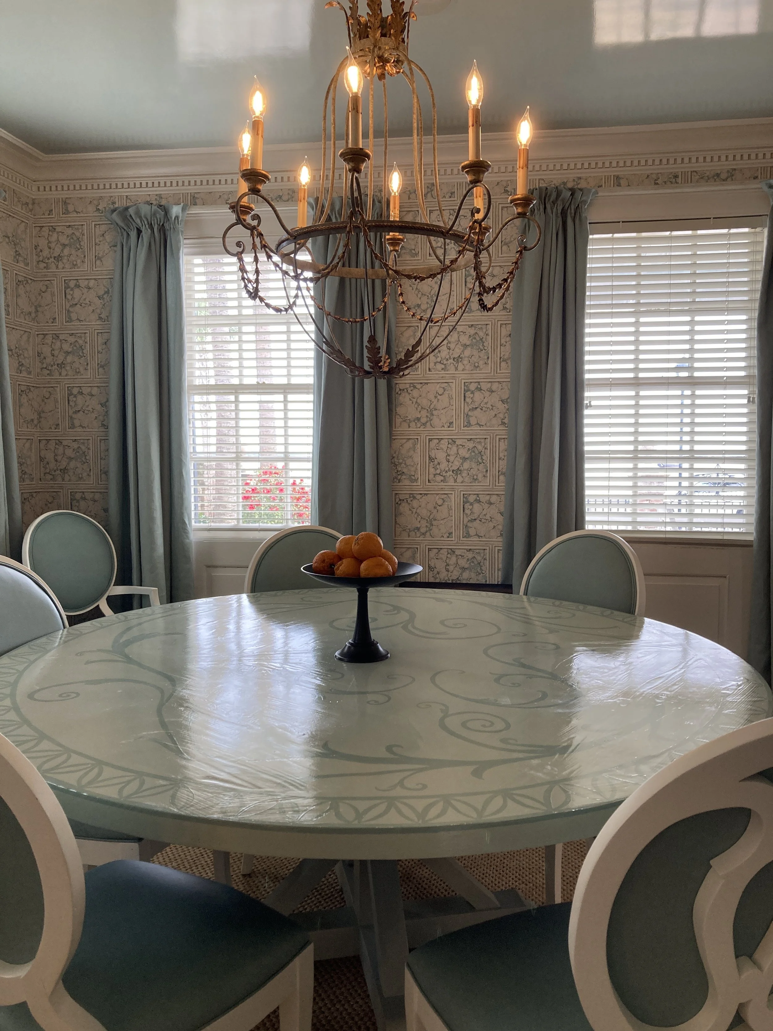 dining_room_table.JPG
