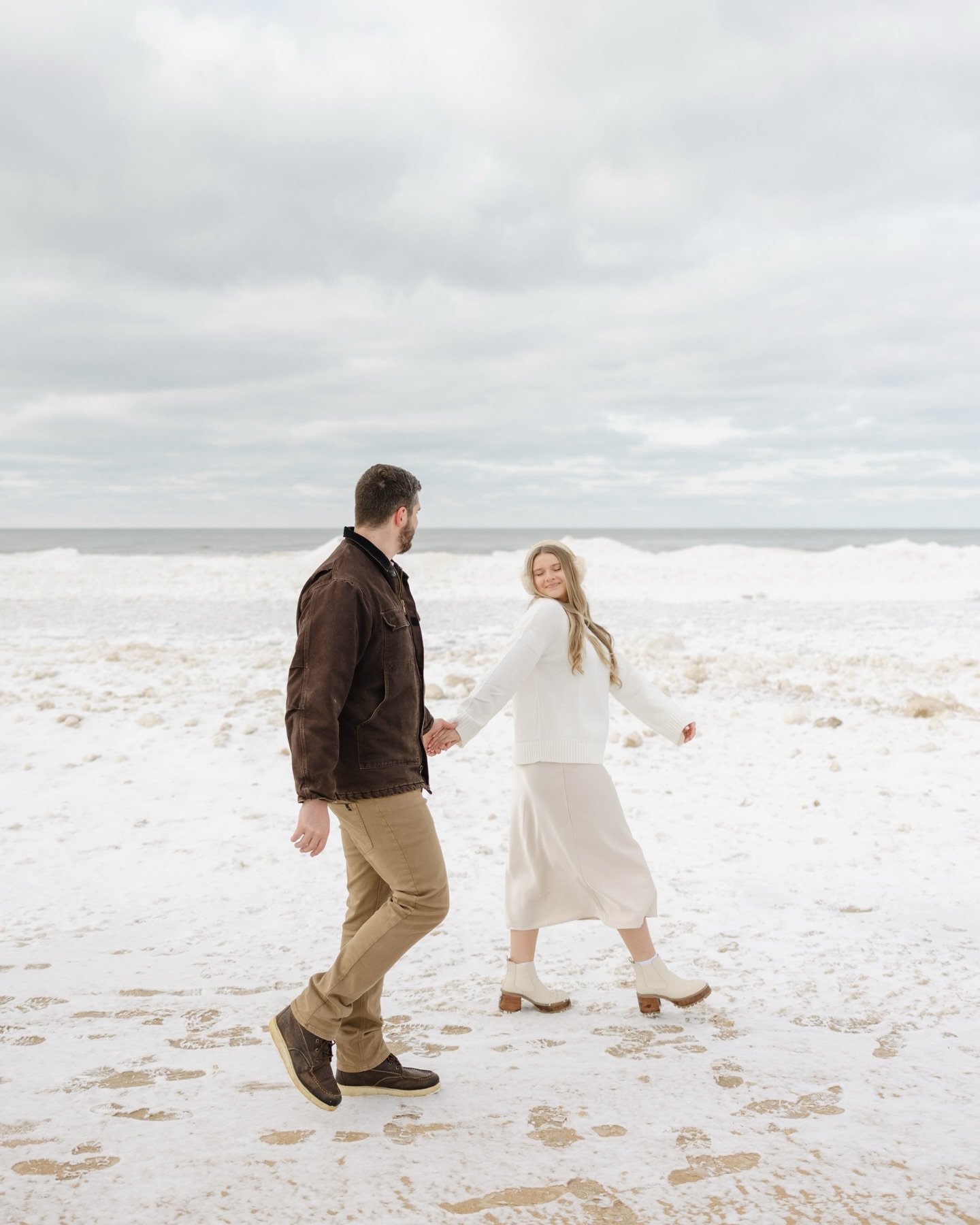 Curran &amp; Kate💍🤍

Months before the proposal, Curran reached out to plan photos to capture the glow of their new season together. So when he told me he officially popped the question on the new year, I couldn&rsquo;t wait to meet on the icy shor
