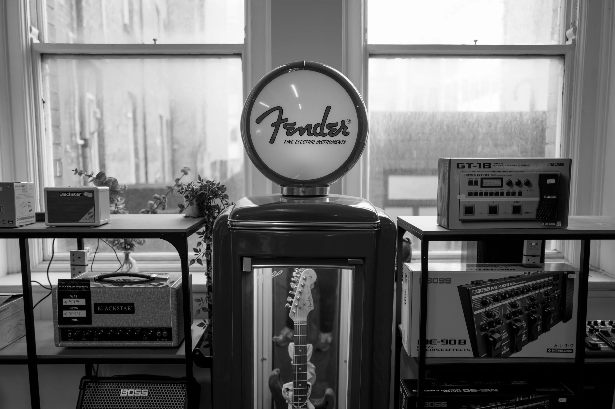 Q3Mono0020 ISO 200.JPG