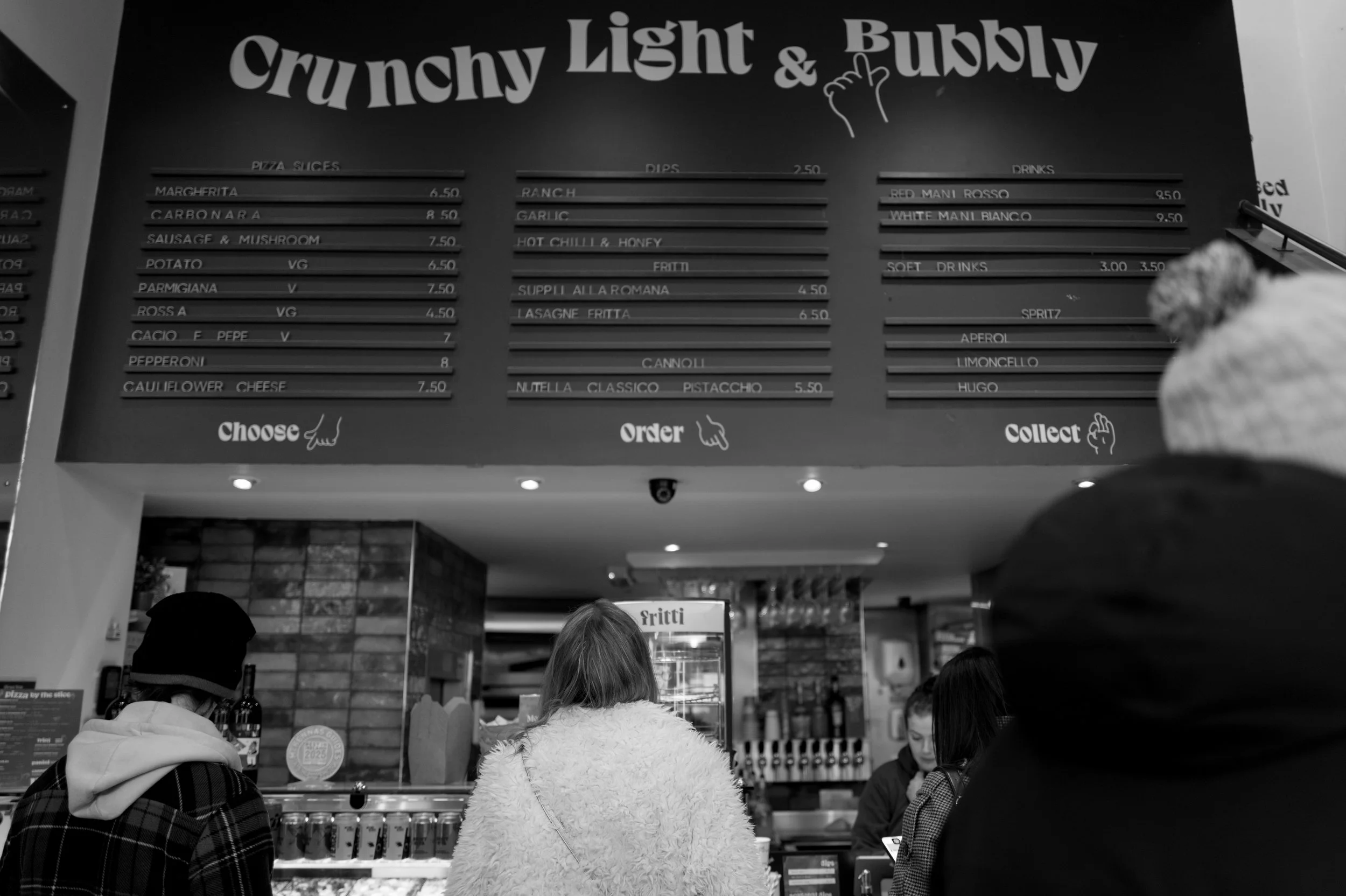 Q3Mono0025 ISO 800.JPG