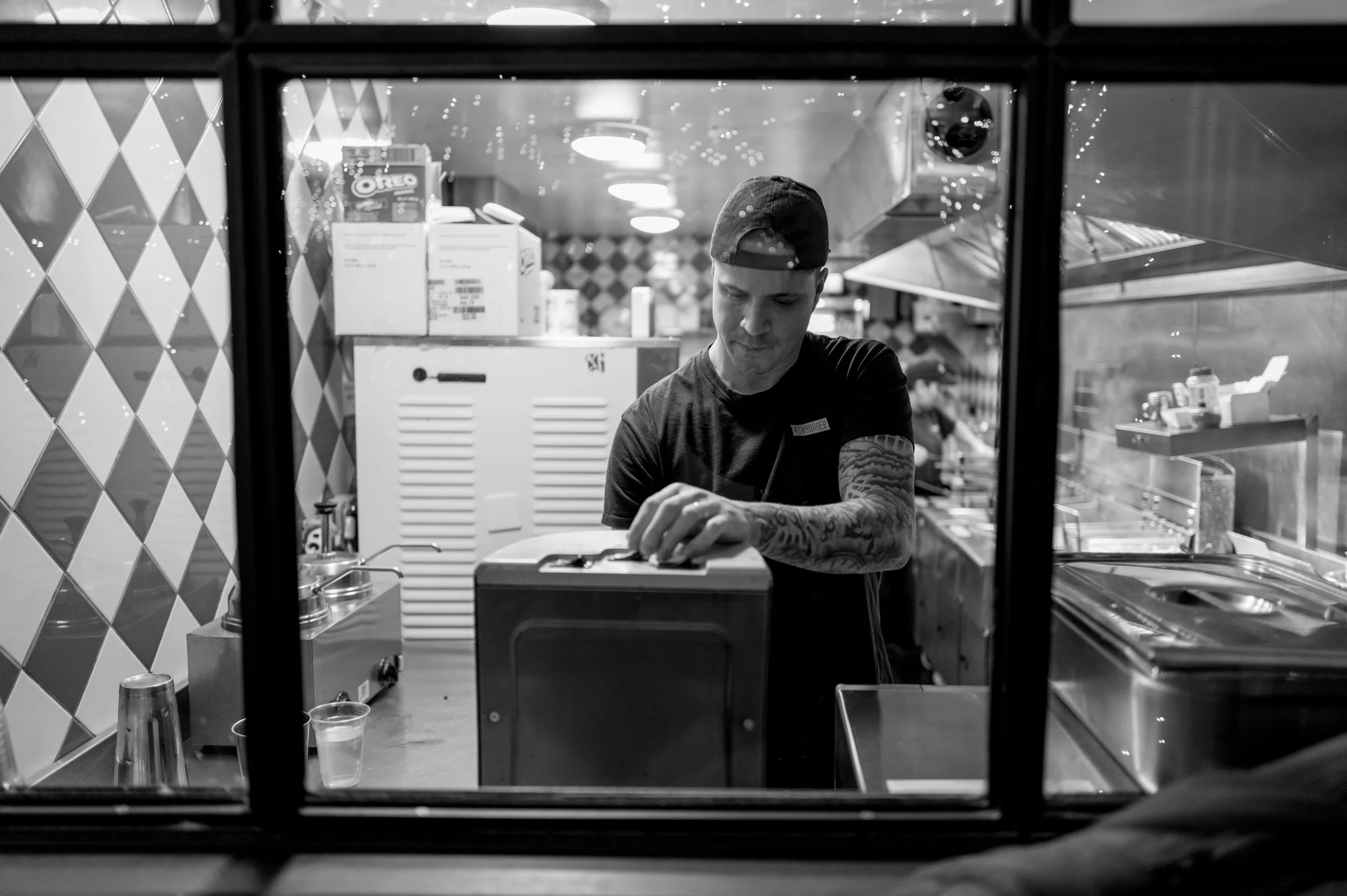 Q3Mono0046 ISO 1000.JPG