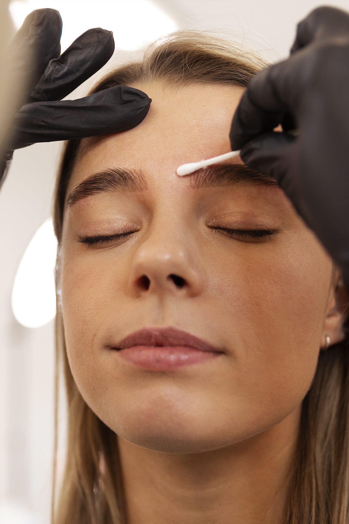 brow-lamination-waxing-tint-grimsby-niagara-st-catharines-beamsville-ontario.jpg