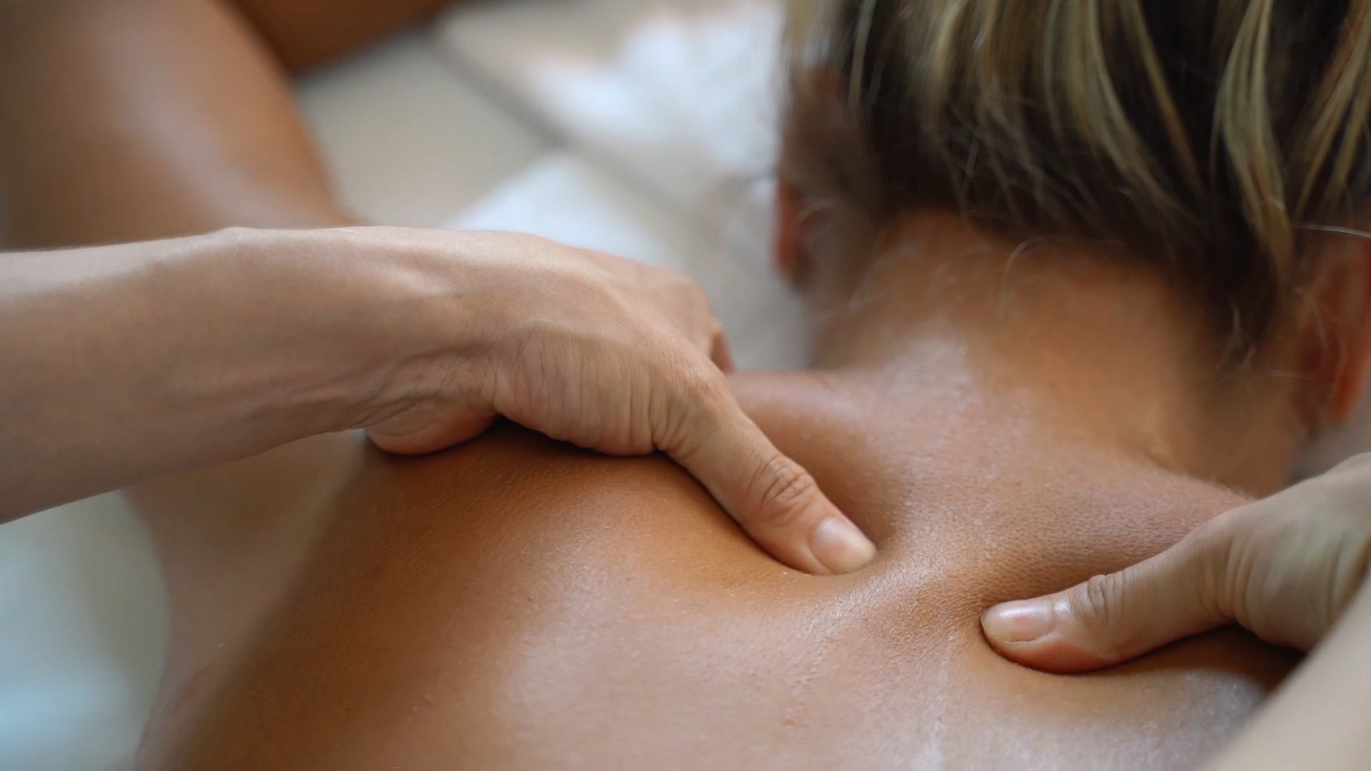 elipsis-day-spa-grimsby-niagara-st-catharines-ontario-registered-massage-therapist-facial-manicure-pedicure.jpg