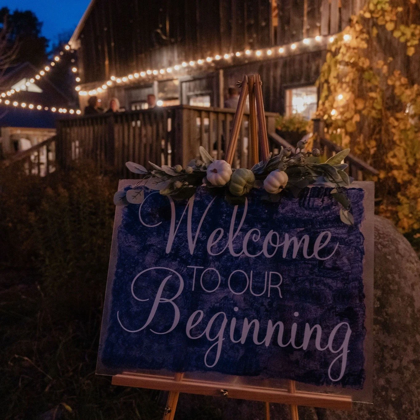On the longest night of the year (and in Maine, that&rsquo;s no small thing 🌌), we&rsquo;re thinking about all the light we got to witness this past year and the love stories just beginning. When darkness falls, weddings have a way of creating their