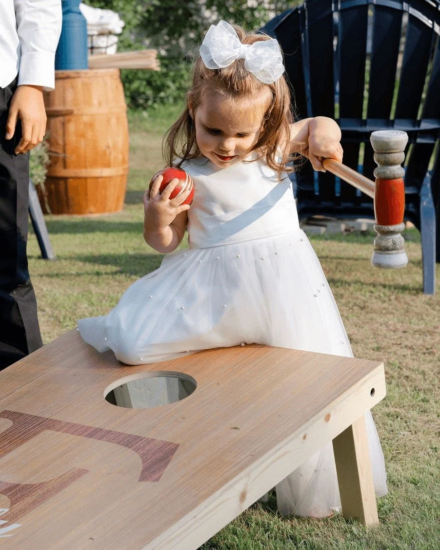 Today, folks in Canada are celebrating Family Day, which always warms the heart. 🤍 One of our favorite parts of photographing weddings? The kids. The wobbly dancers. The uncertain ring bearers. The earnest flower girls. The wild-and-free mini dancin